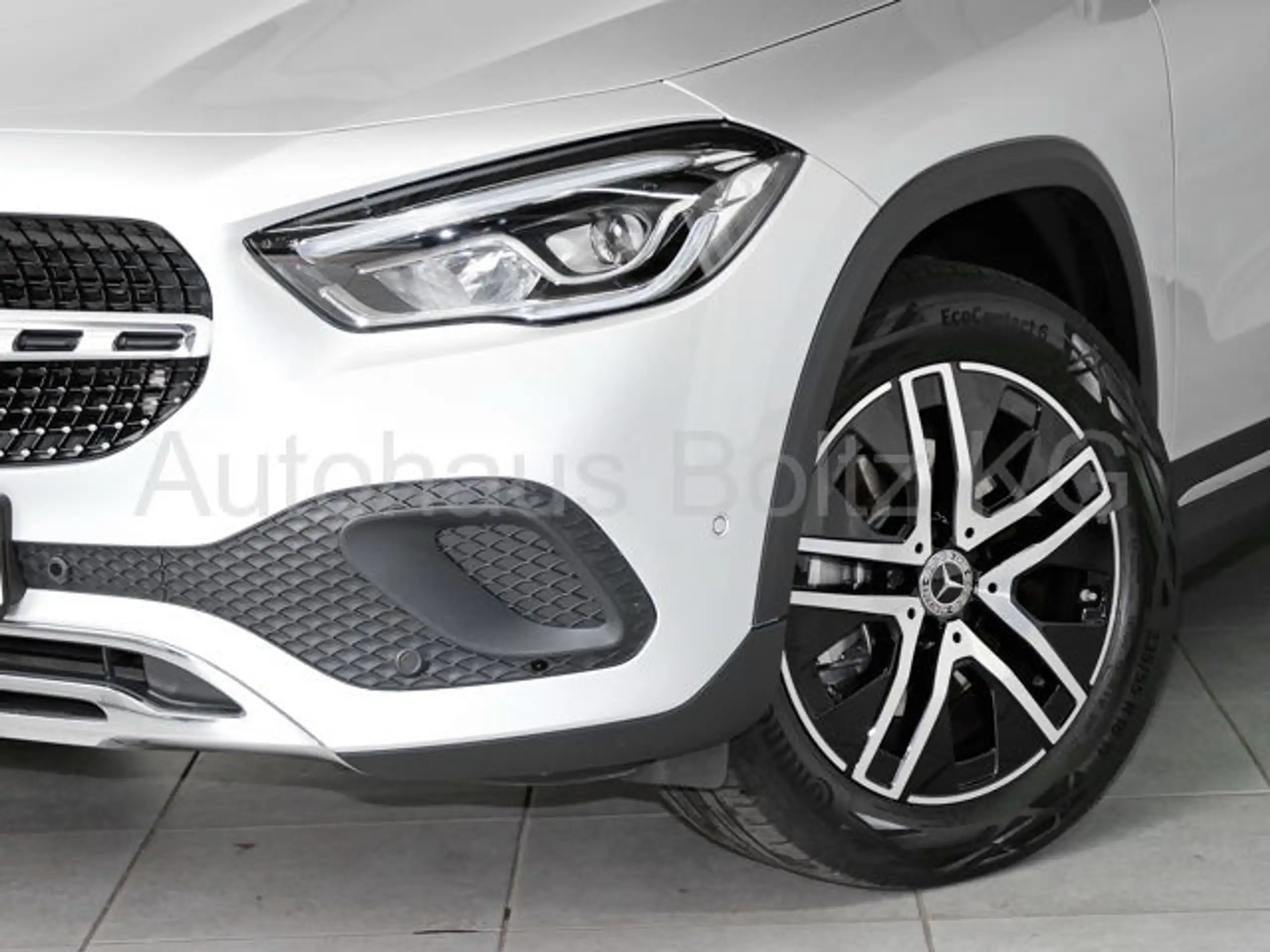 Mercedes-Benz - GLA 200