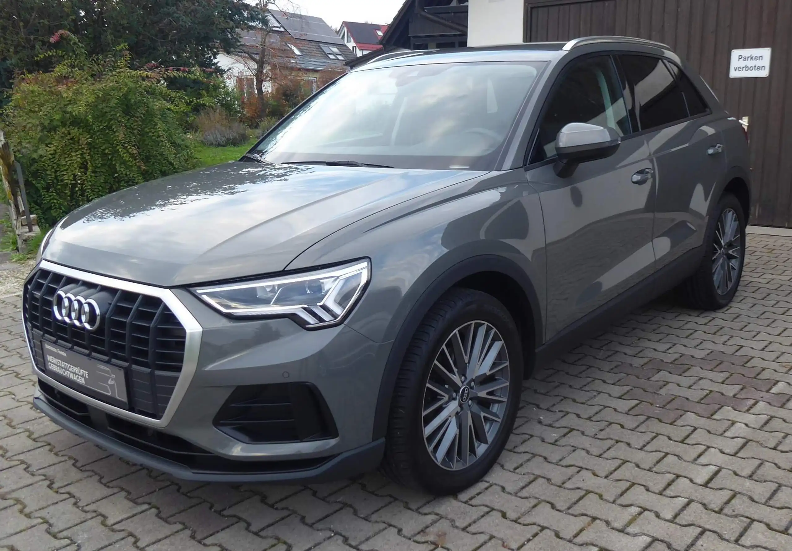 Audi - Q3