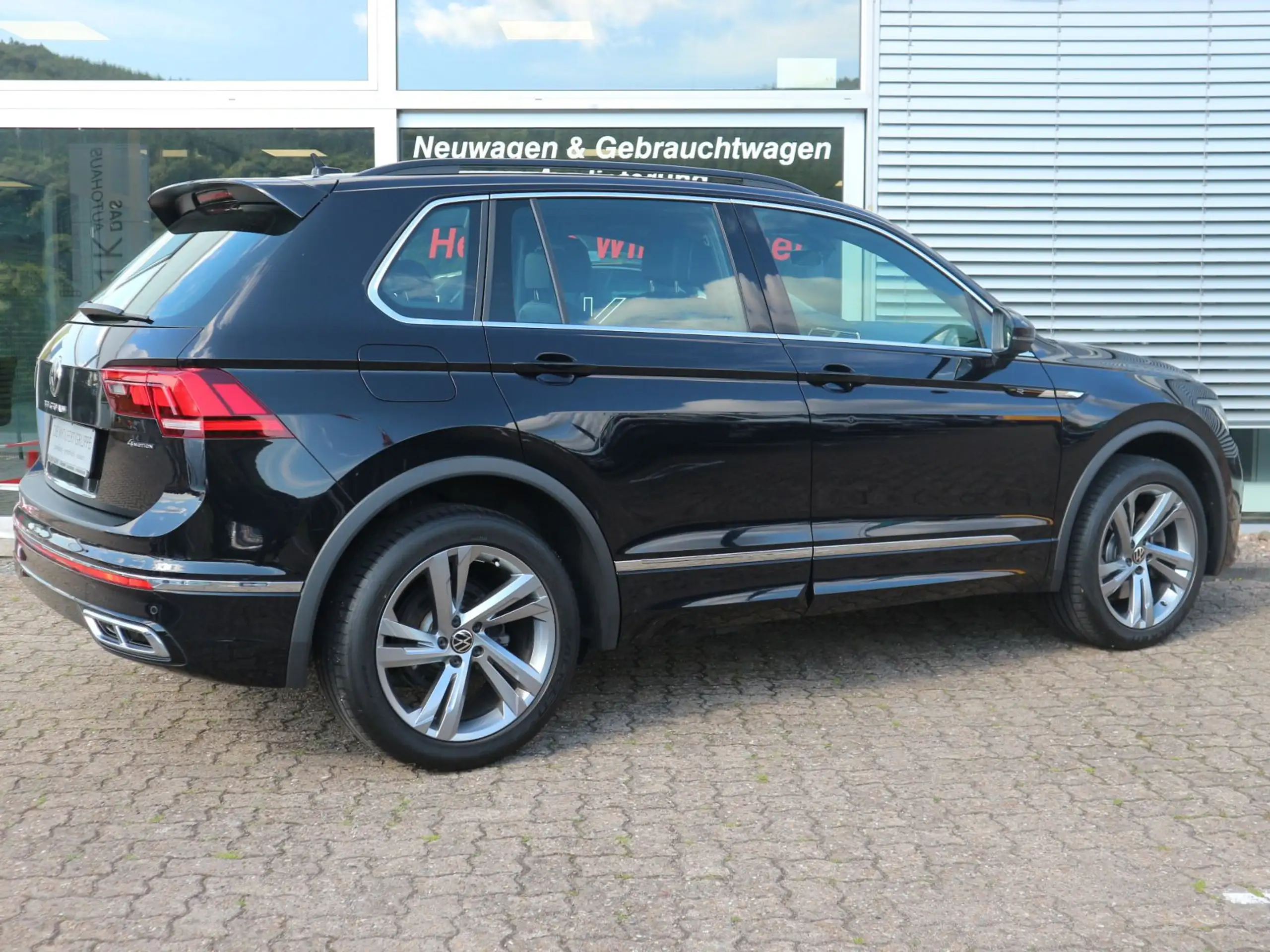 Volkswagen - Tiguan