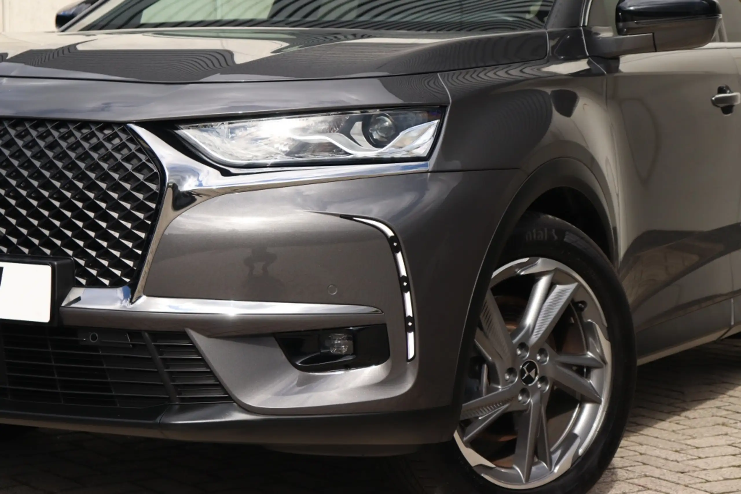 DS Automobiles - DS 7 Crossback