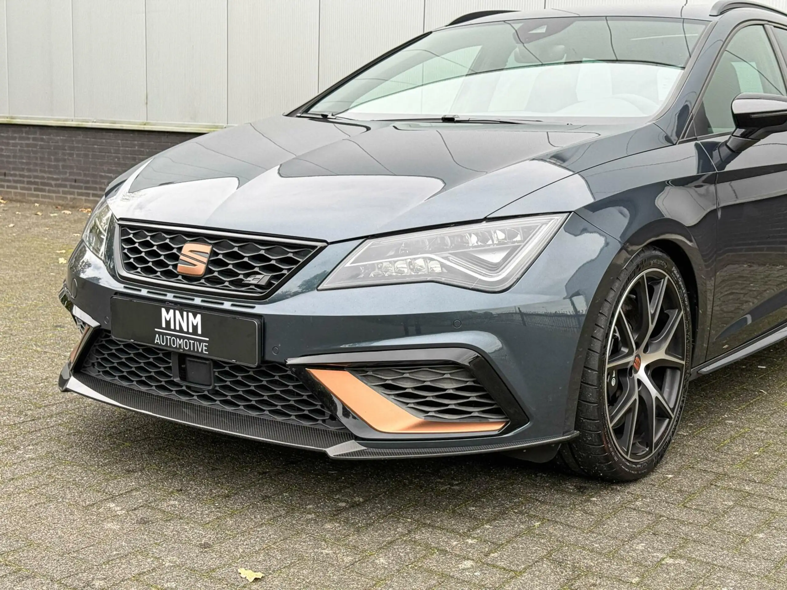 SEAT - Leon