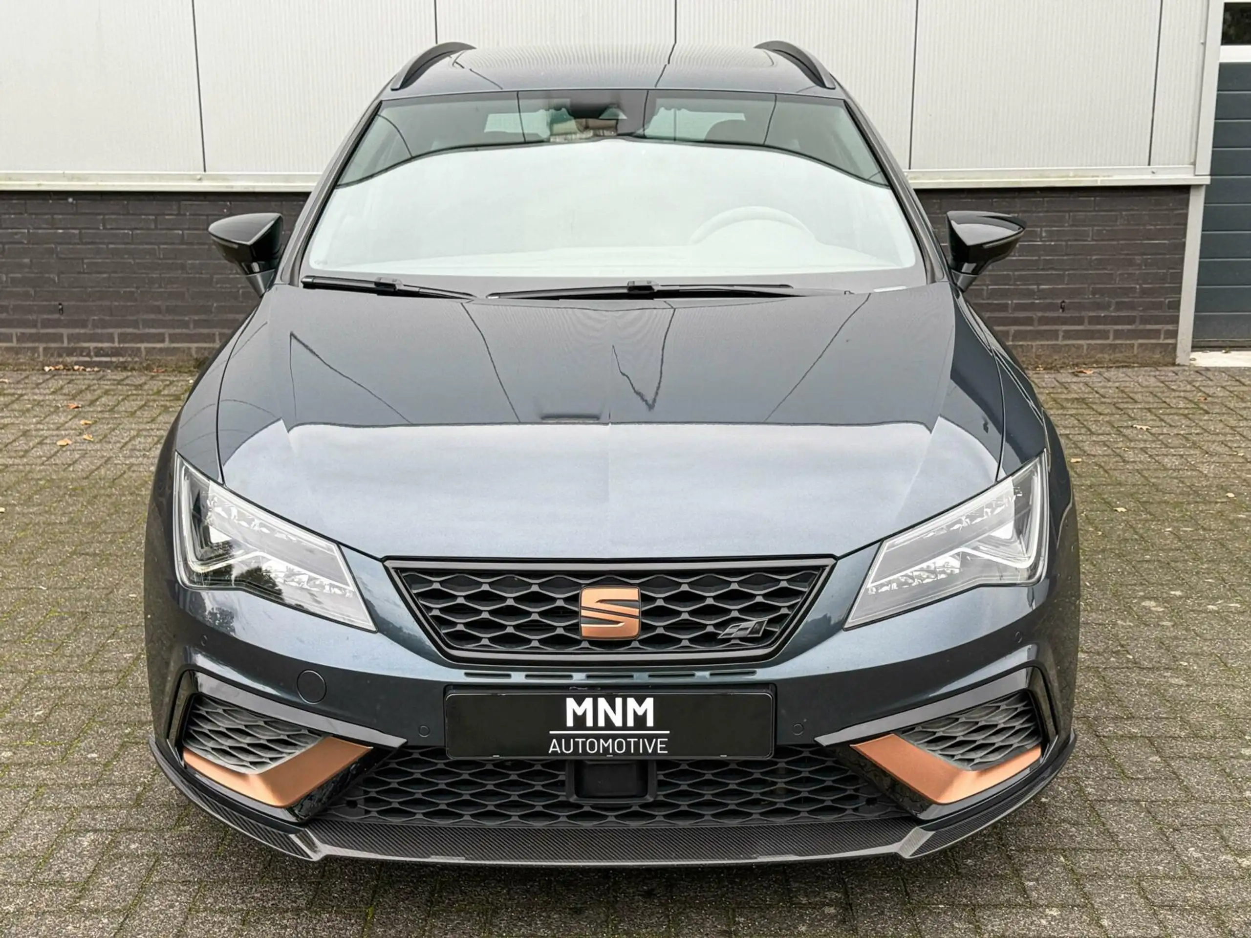 SEAT - Leon