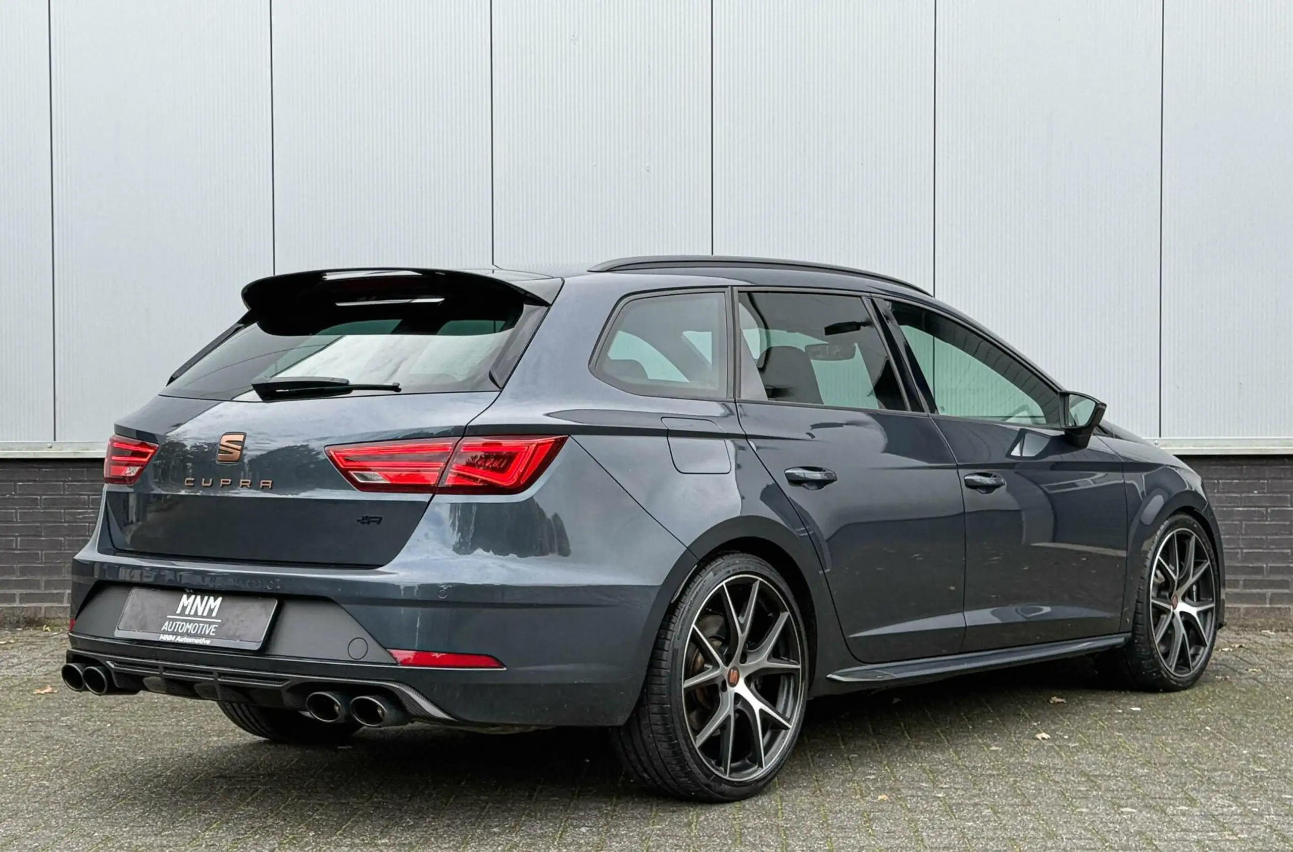 SEAT - Leon