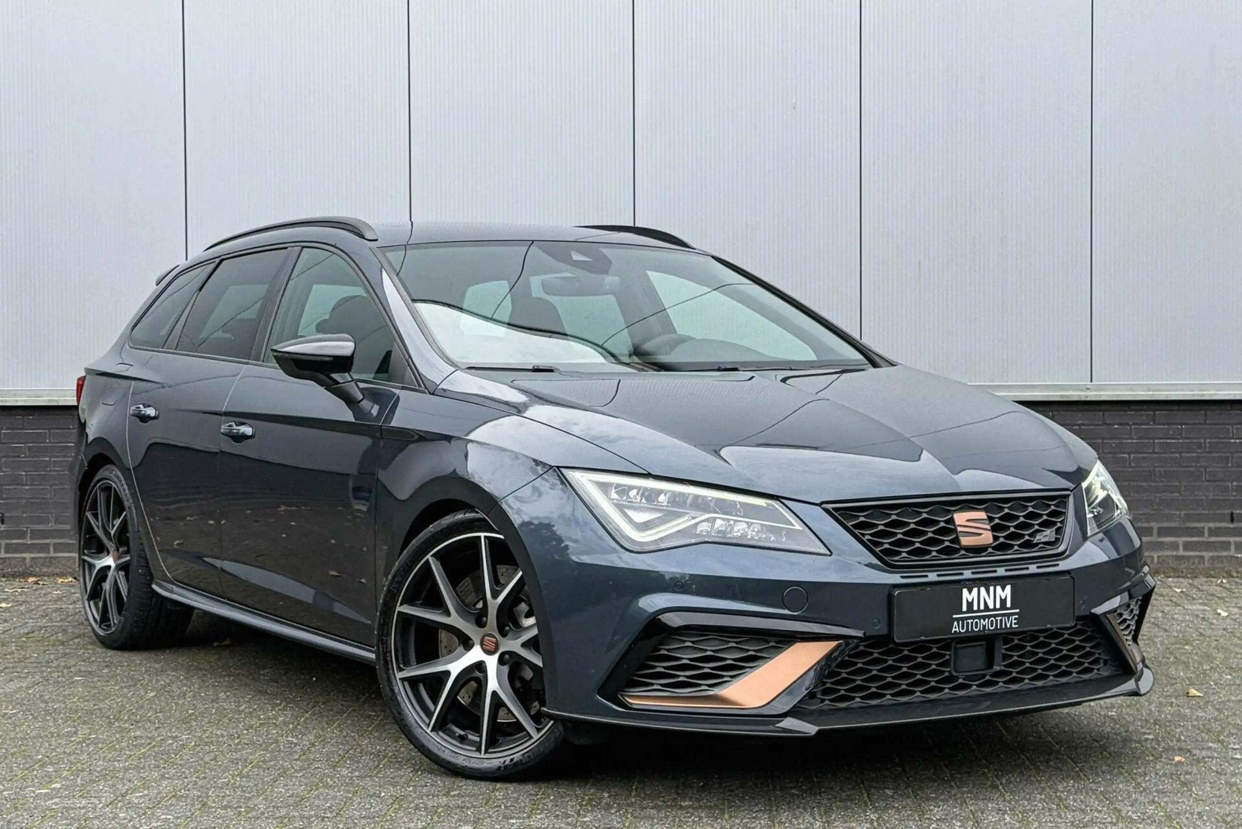 SEAT - Leon