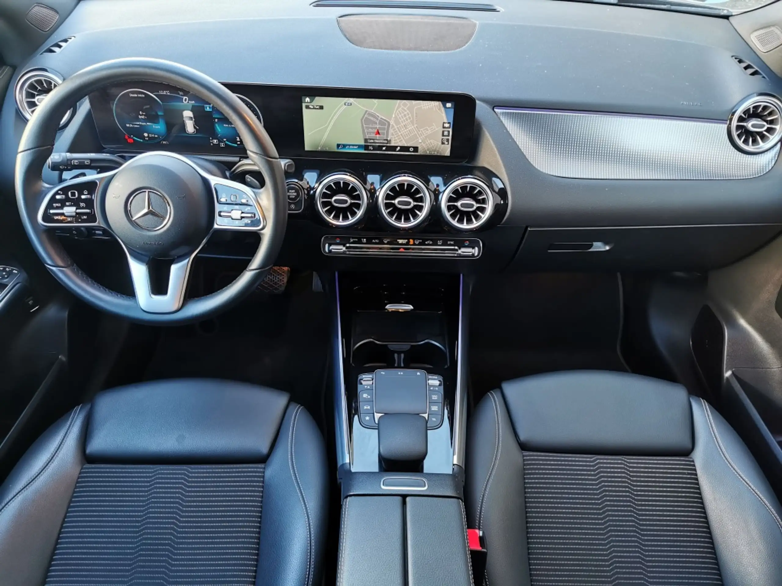 Mercedes-Benz - GLA 200