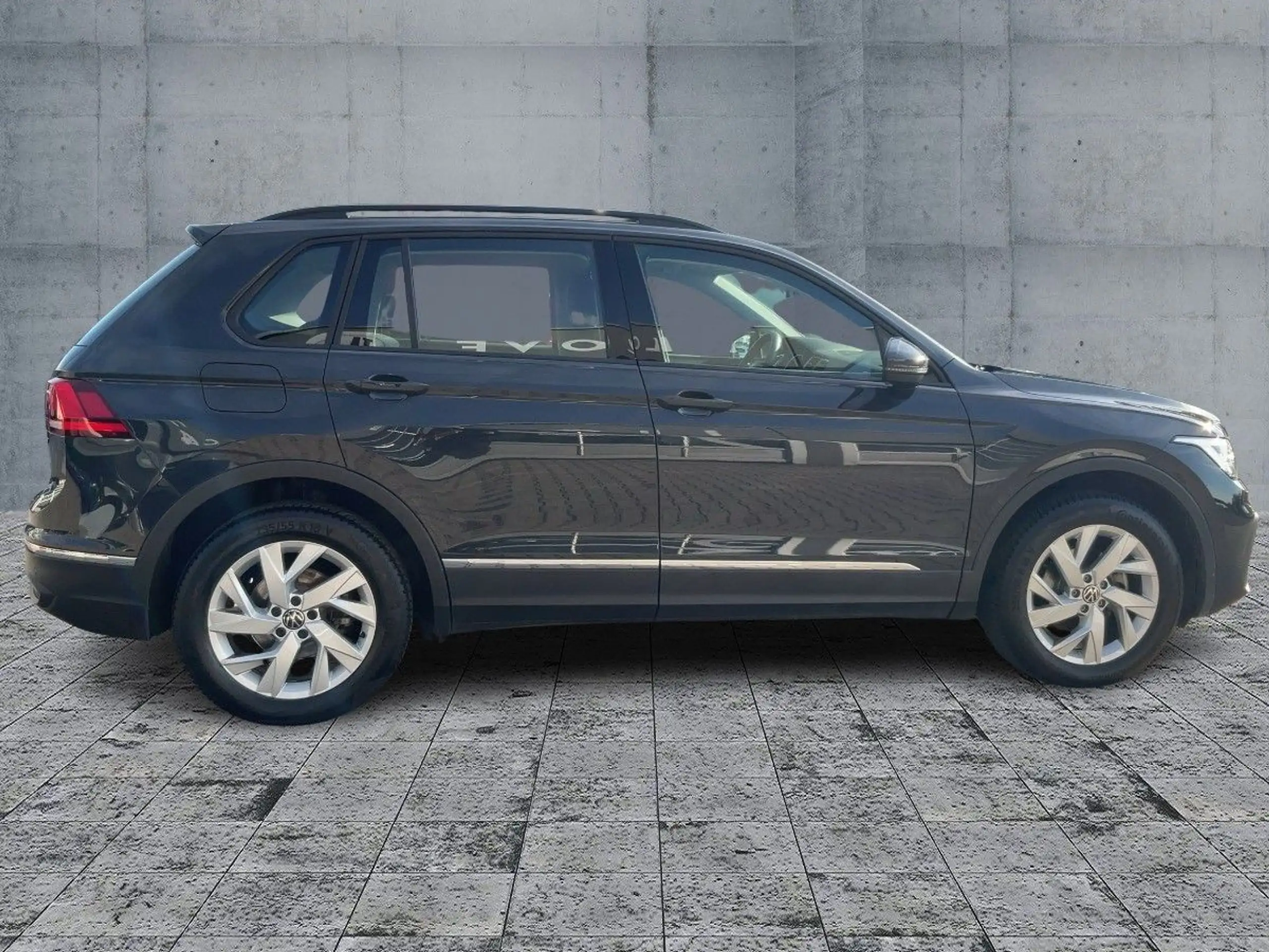 Volkswagen - Tiguan