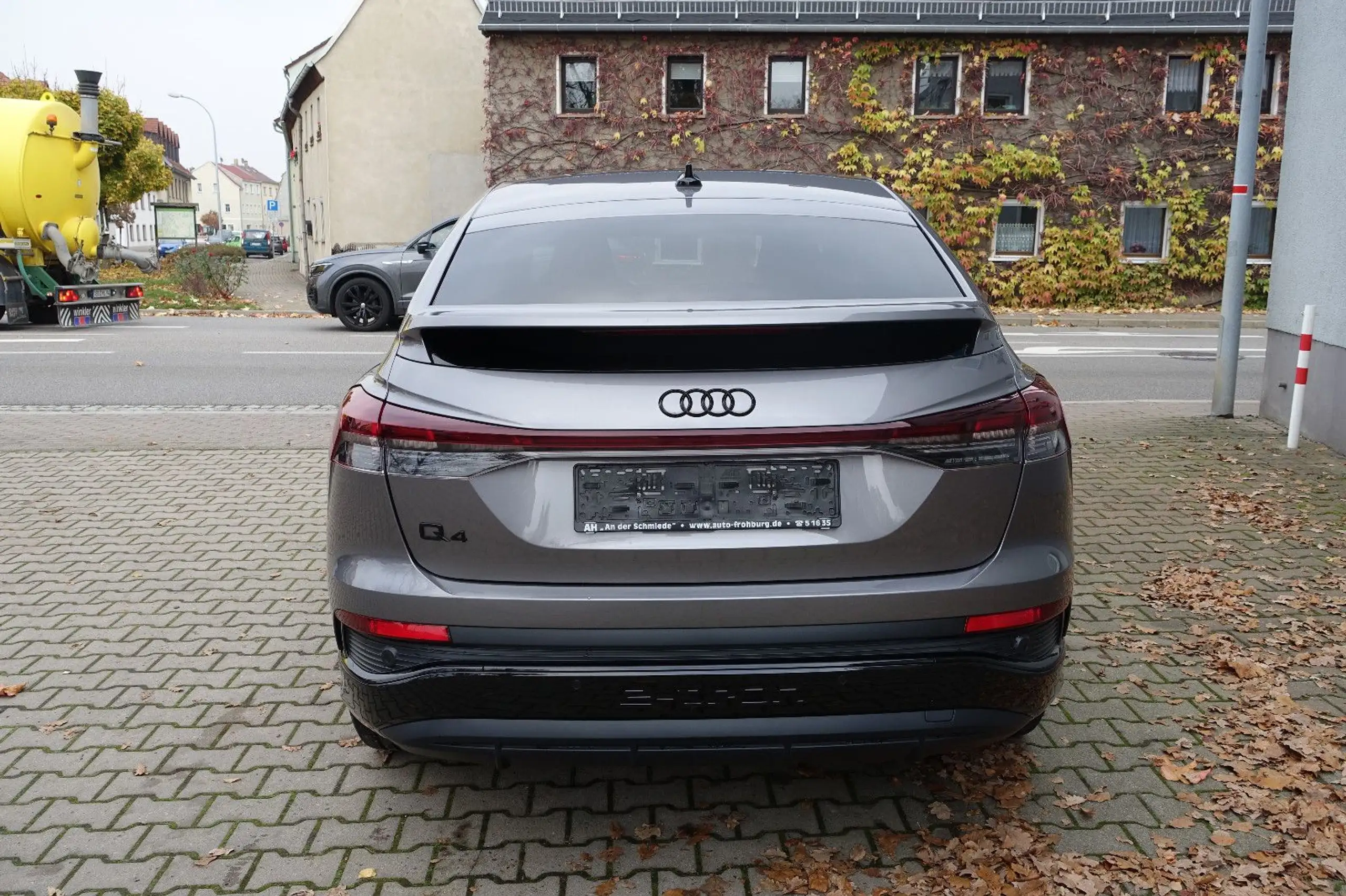 Audi - Q4 e-tron