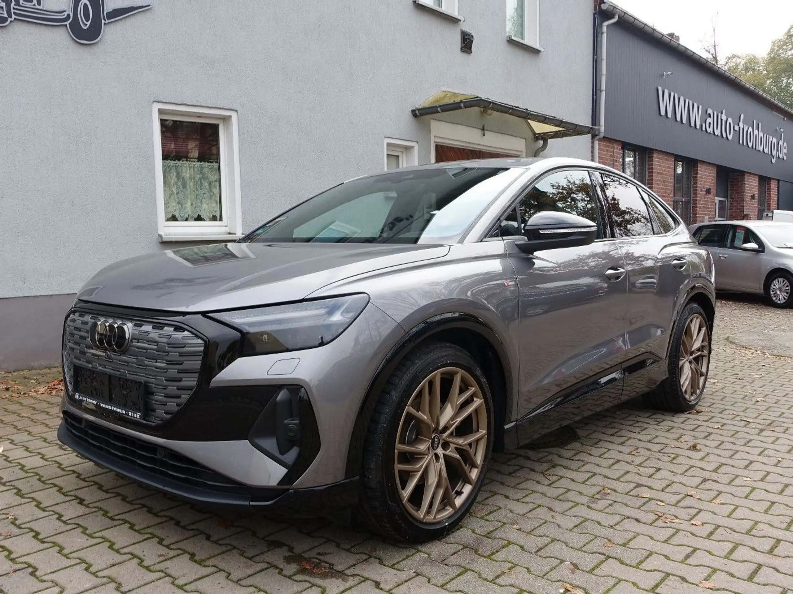 Audi - Q4 e-tron