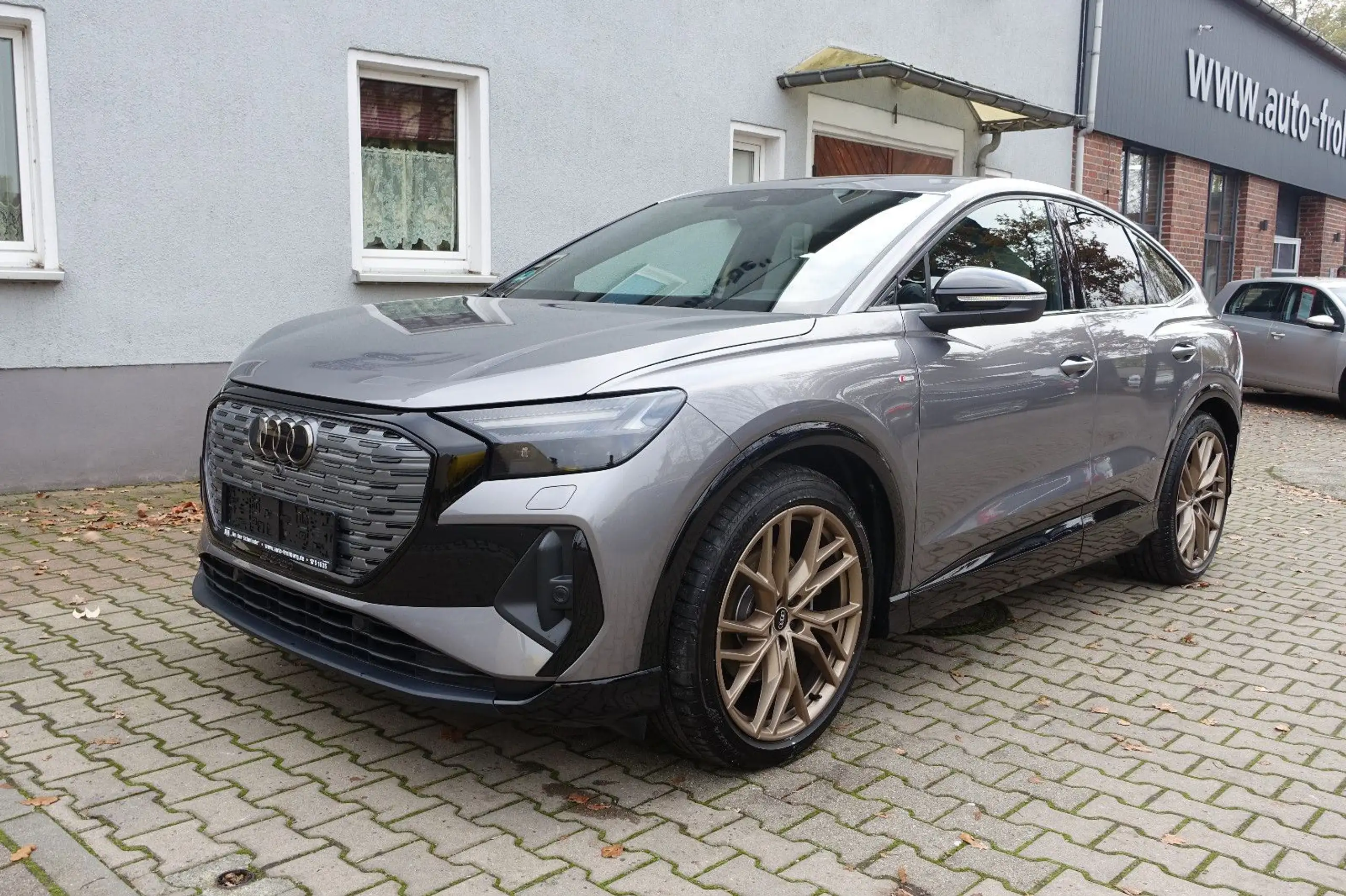 Audi - Q4 e-tron