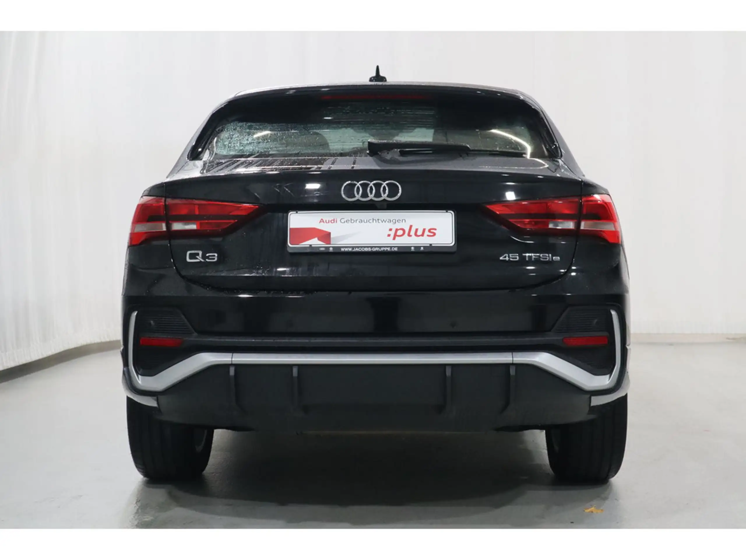 Audi - Q3