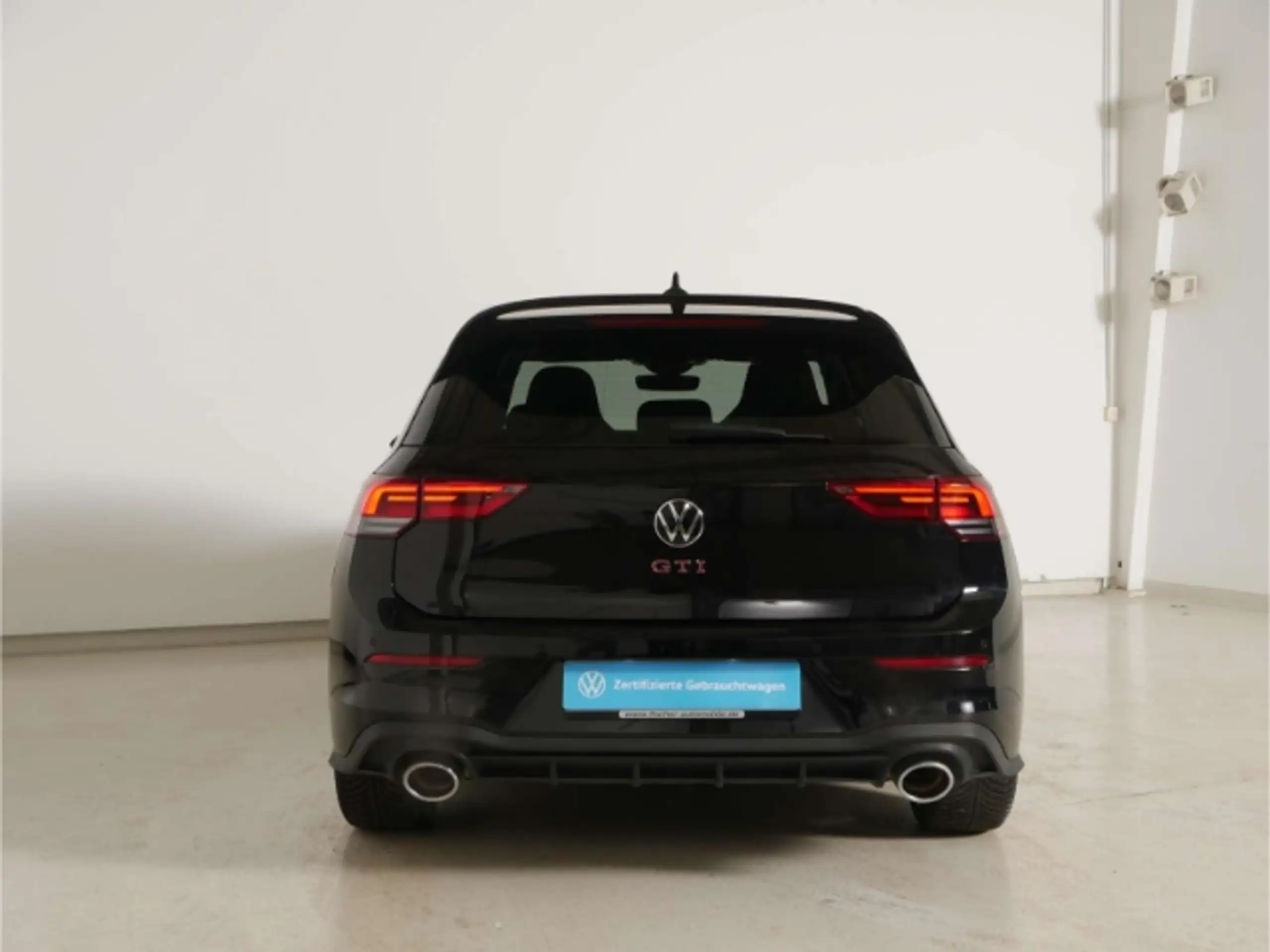 Volkswagen - Golf GTI