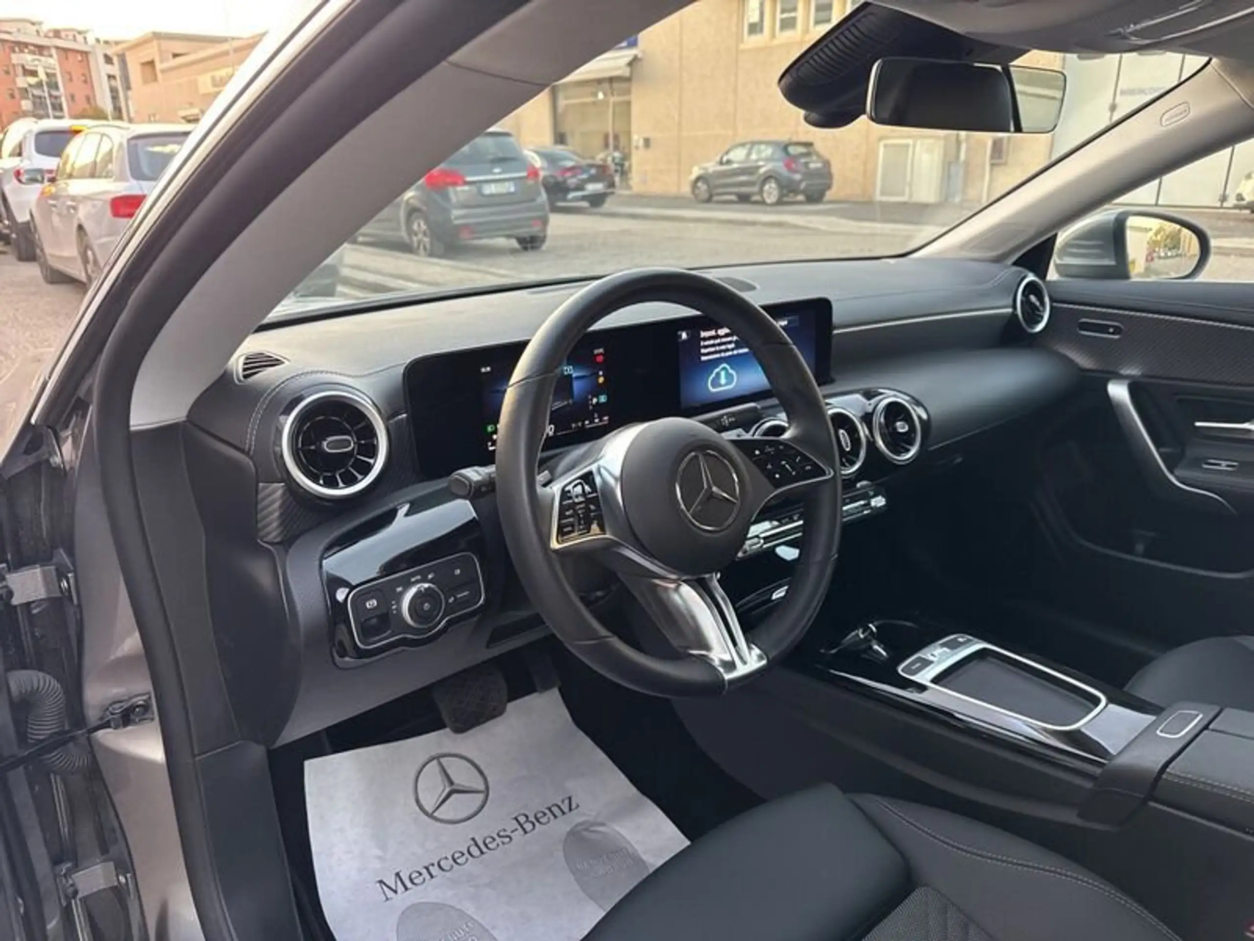 Mercedes-Benz - CLA 180