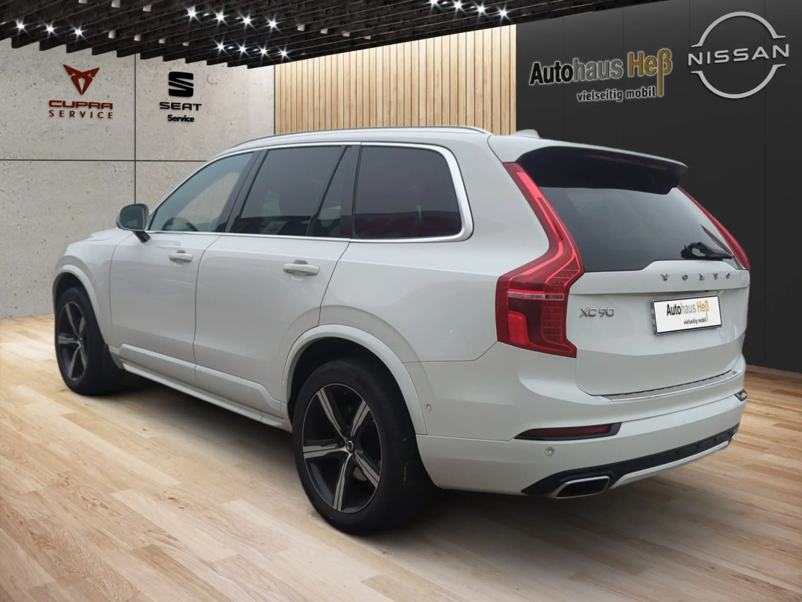 Volvo - XC90