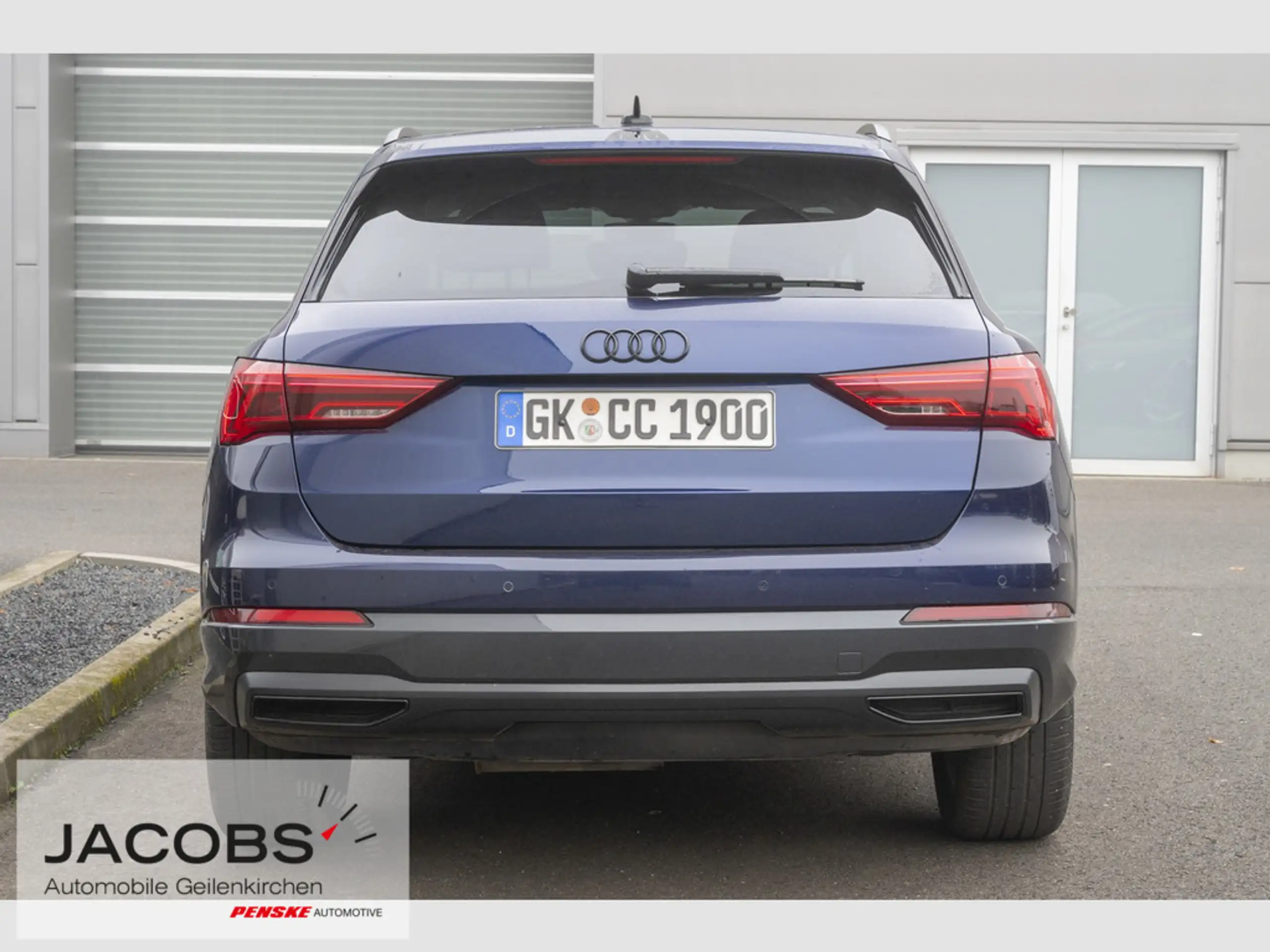 Audi - Q3