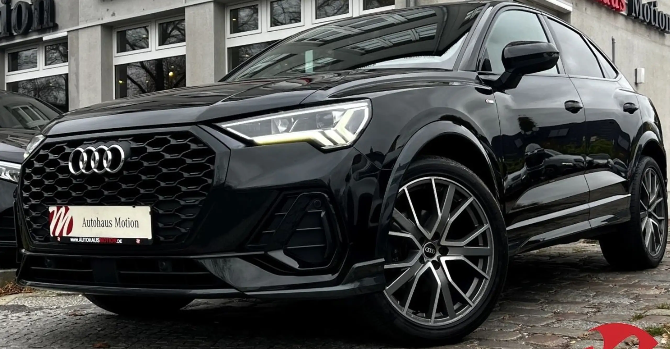 Audi - Q3