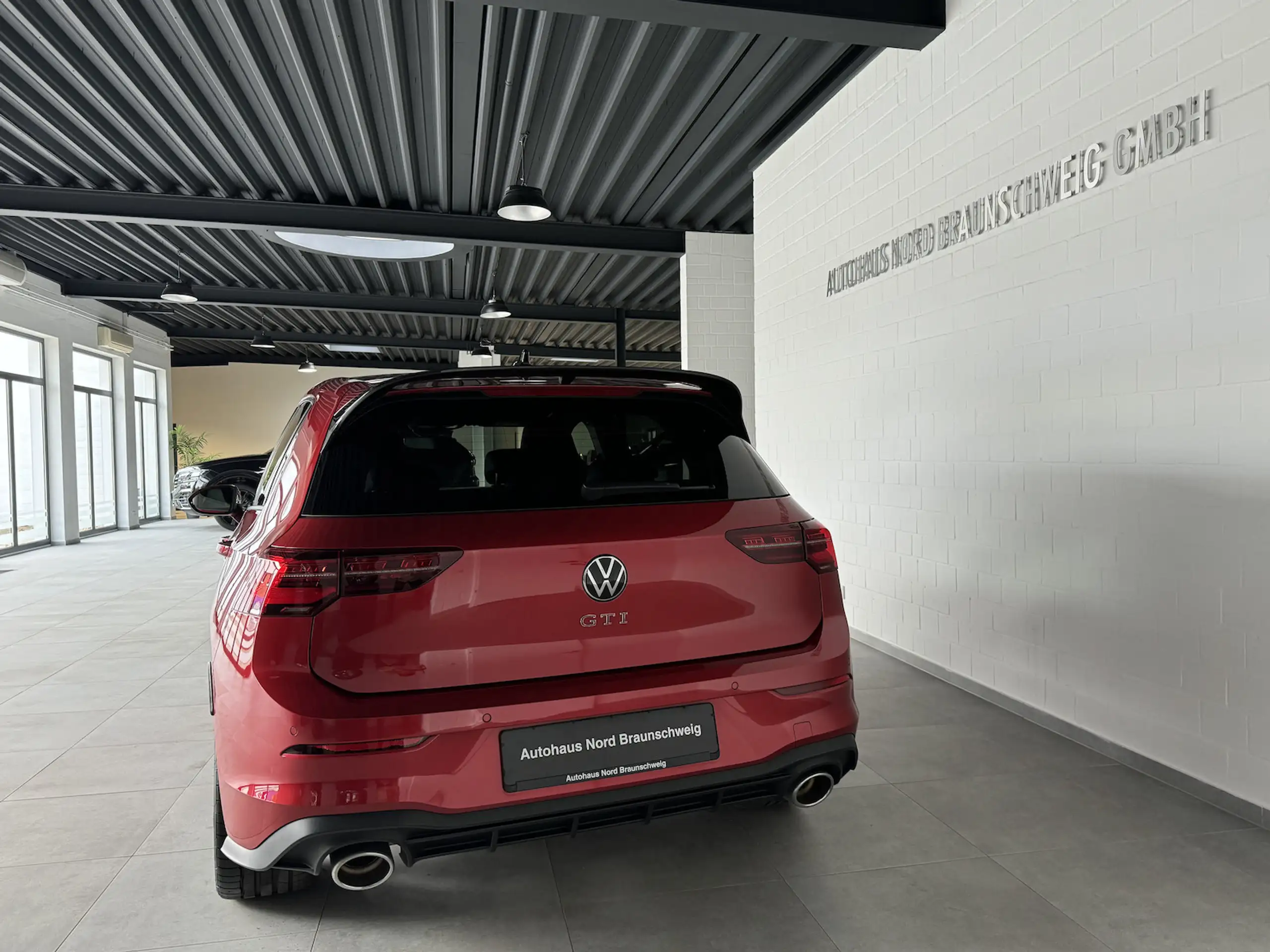 Volkswagen - Golf GTI