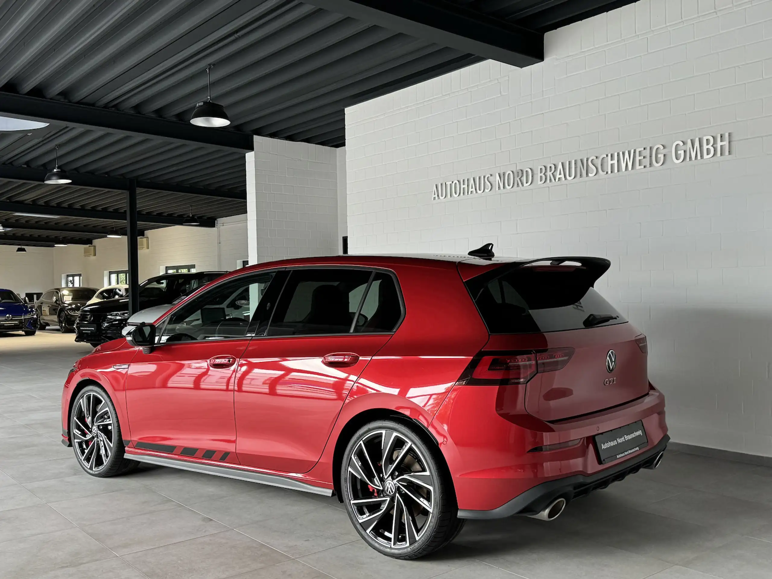 Volkswagen - Golf GTI