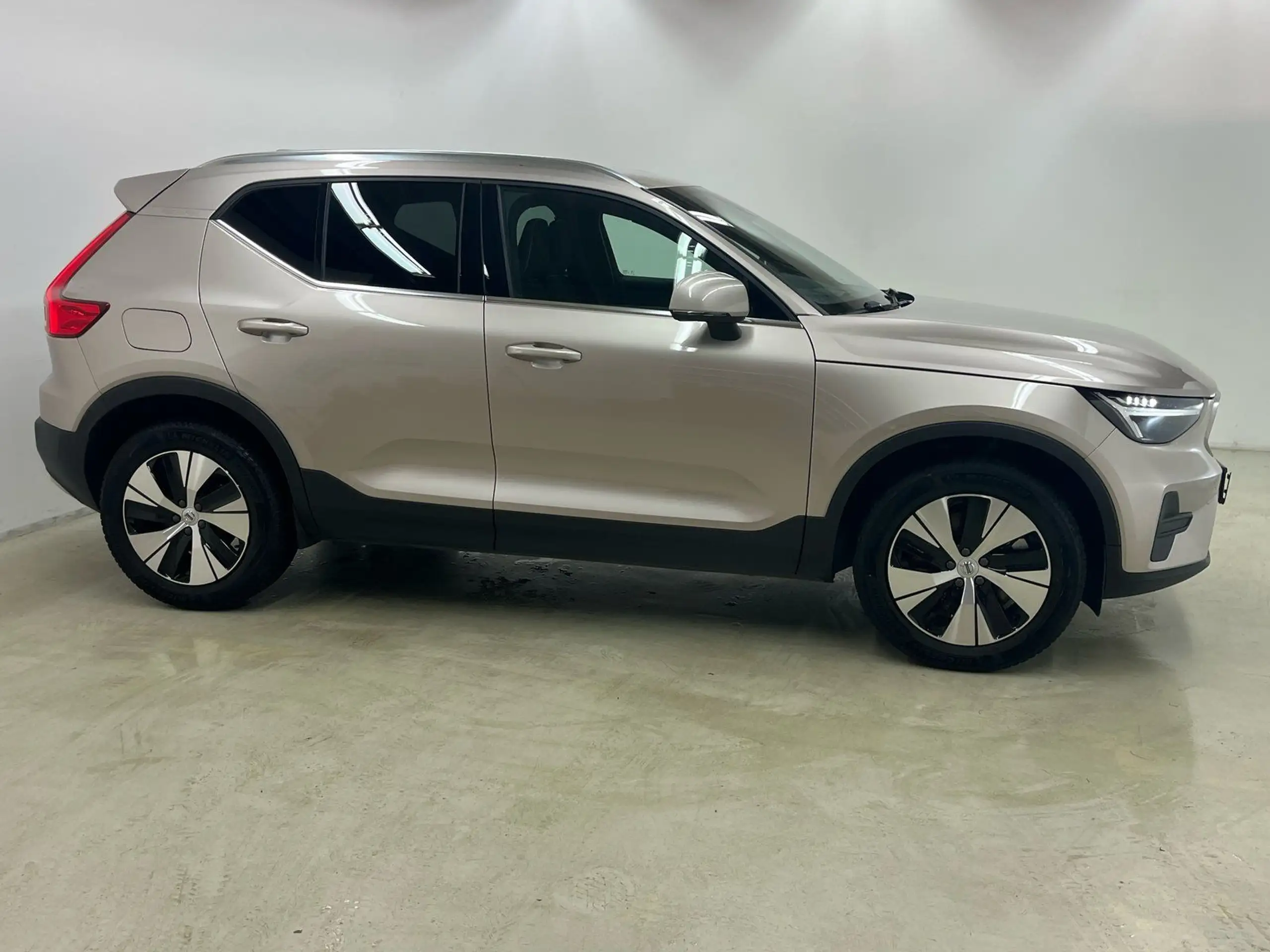 Volvo - XC40