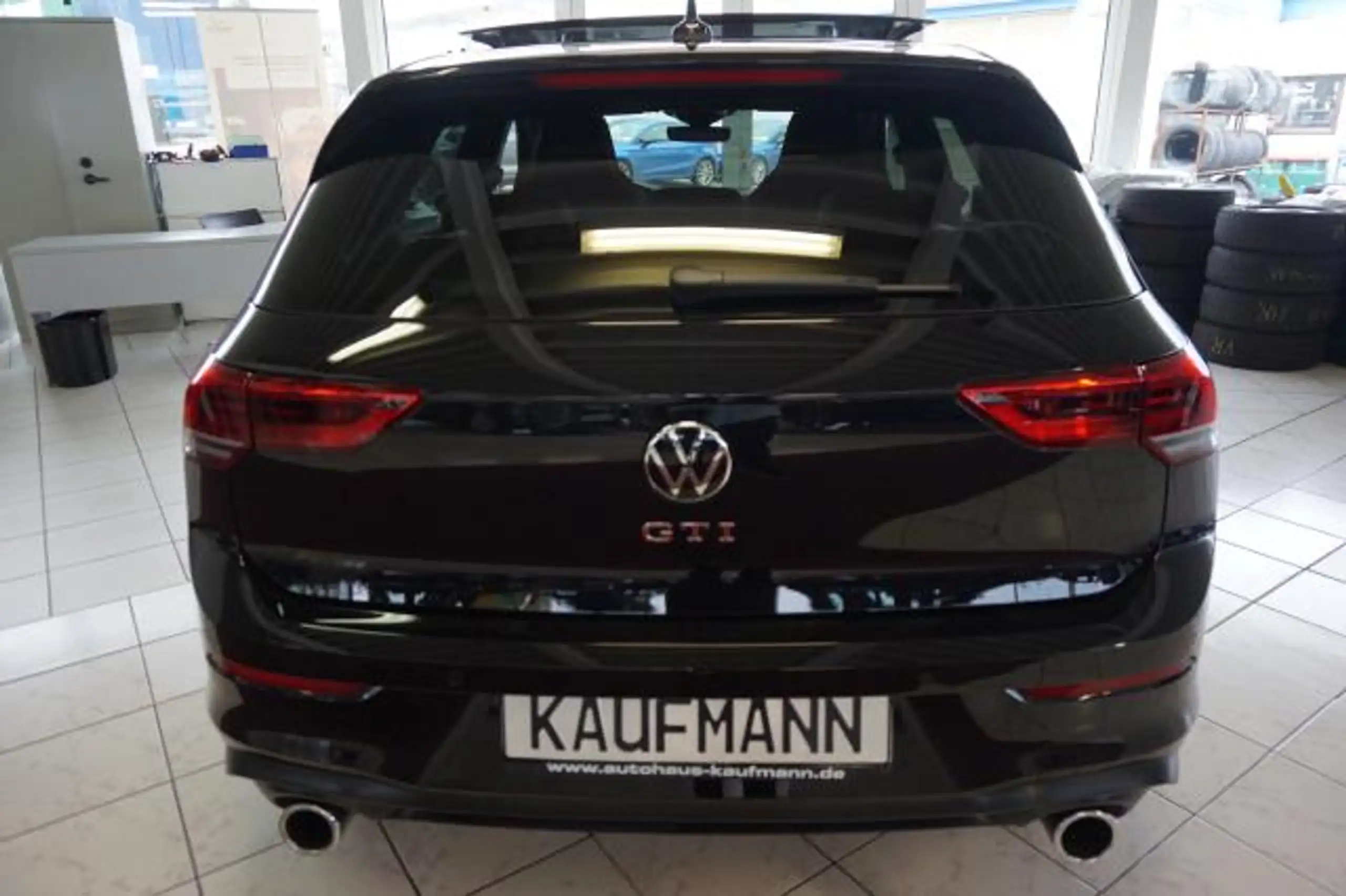 Volkswagen - Golf GTI