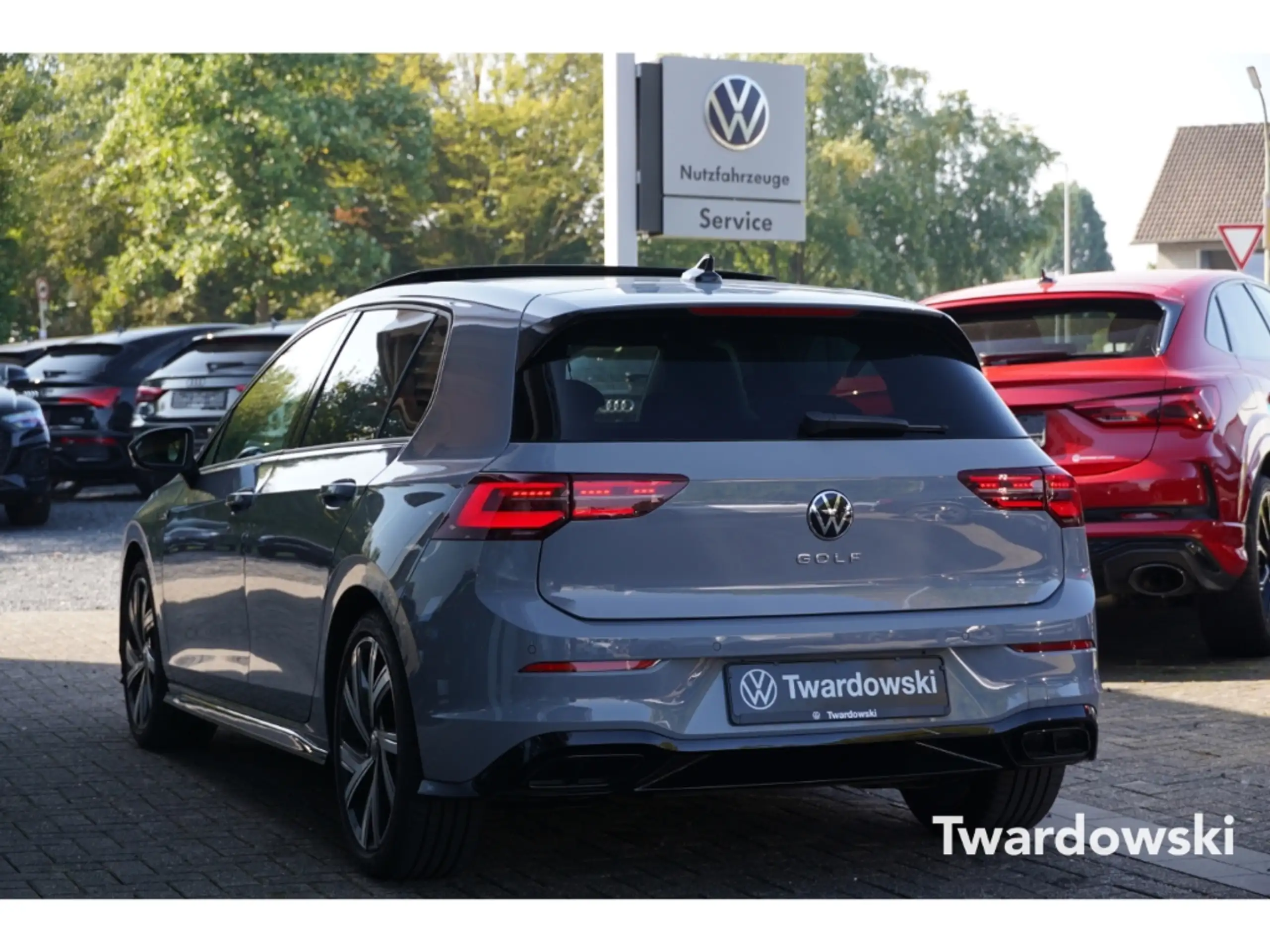 Volkswagen - Golf