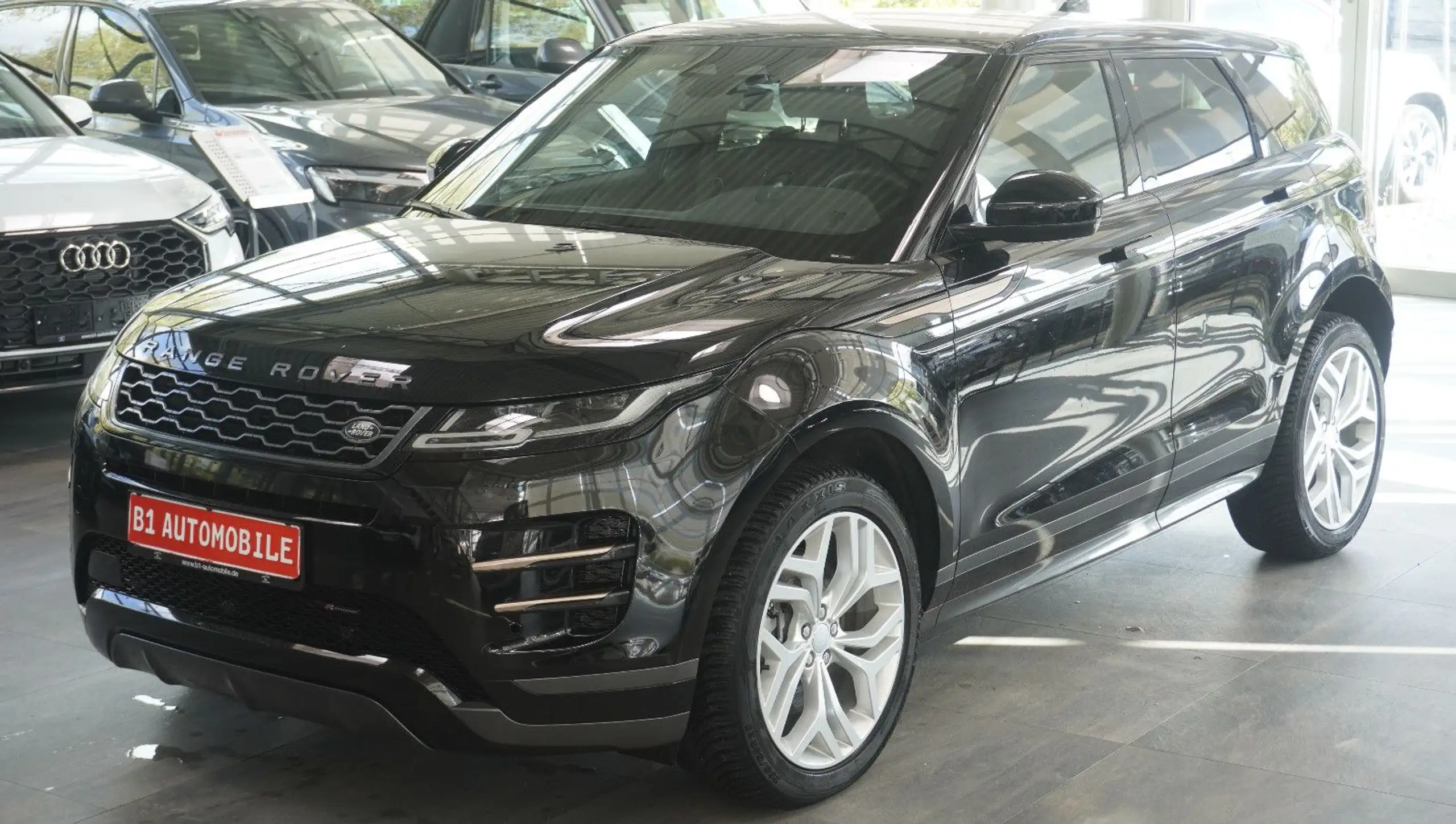 Land Rover - Range Rover Evoque