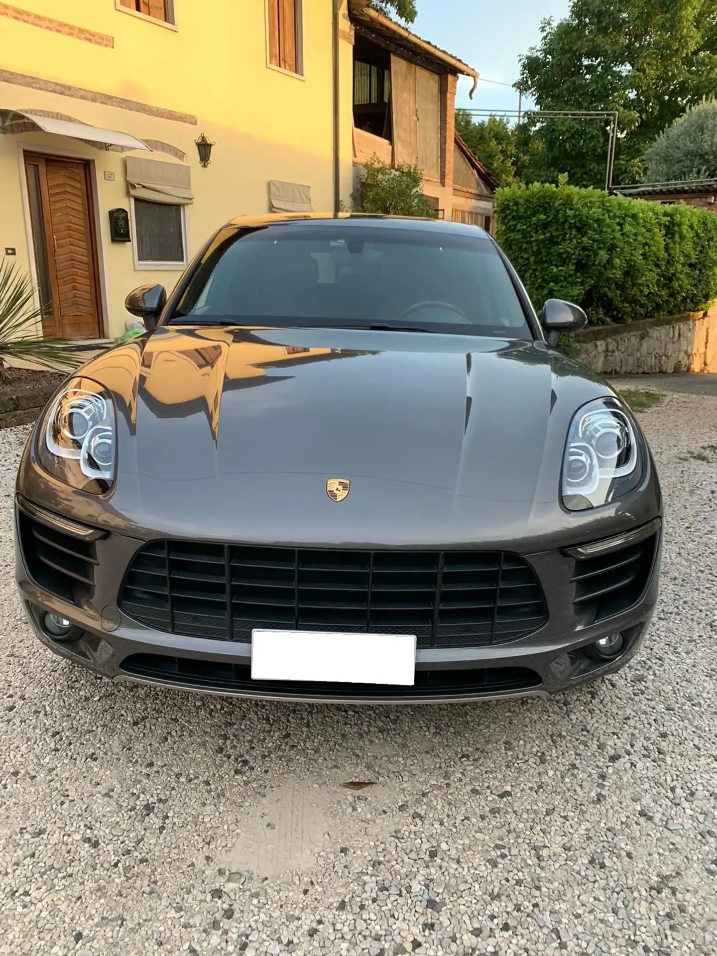 Porsche - Macan