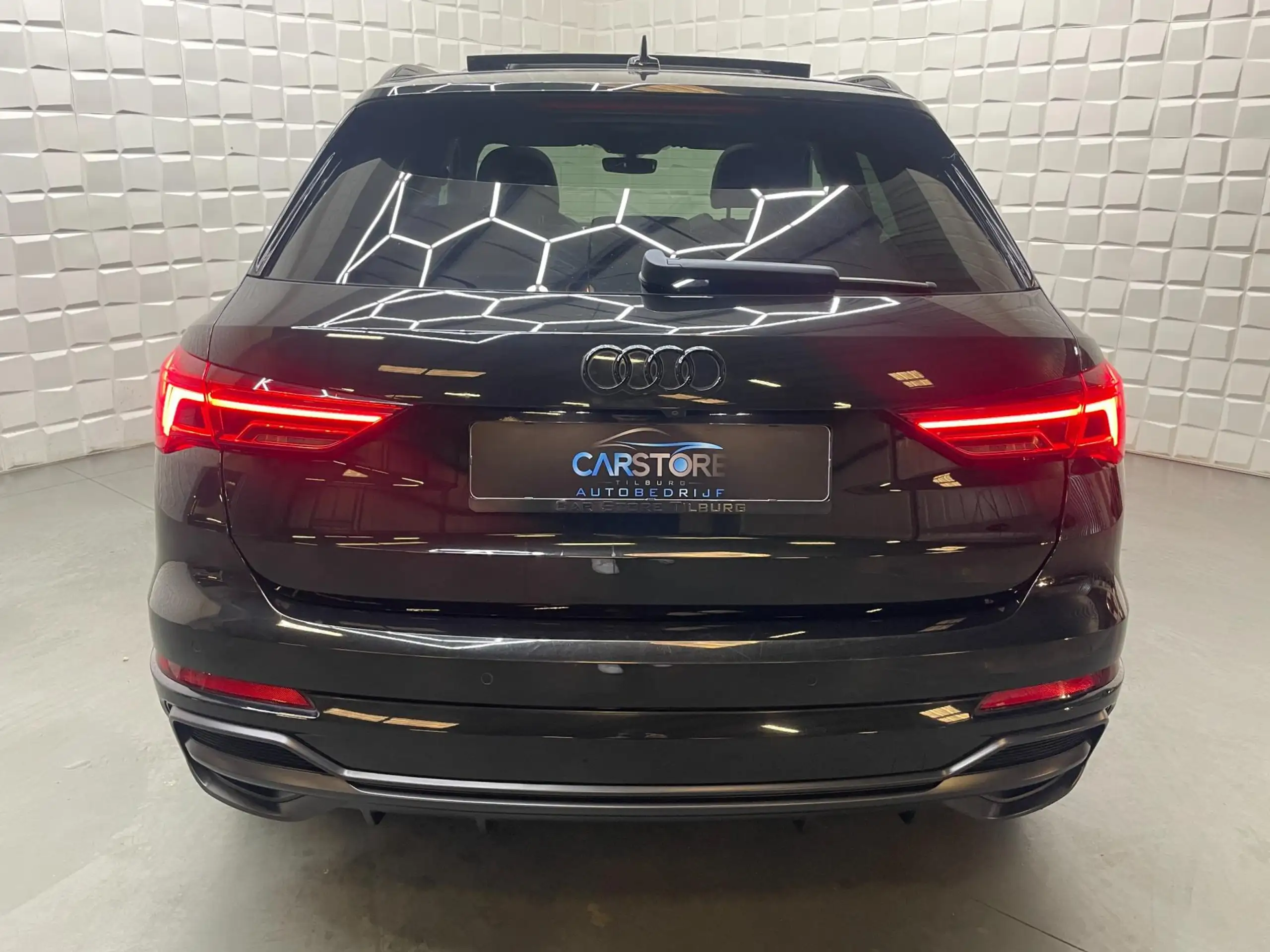 Audi - Q3