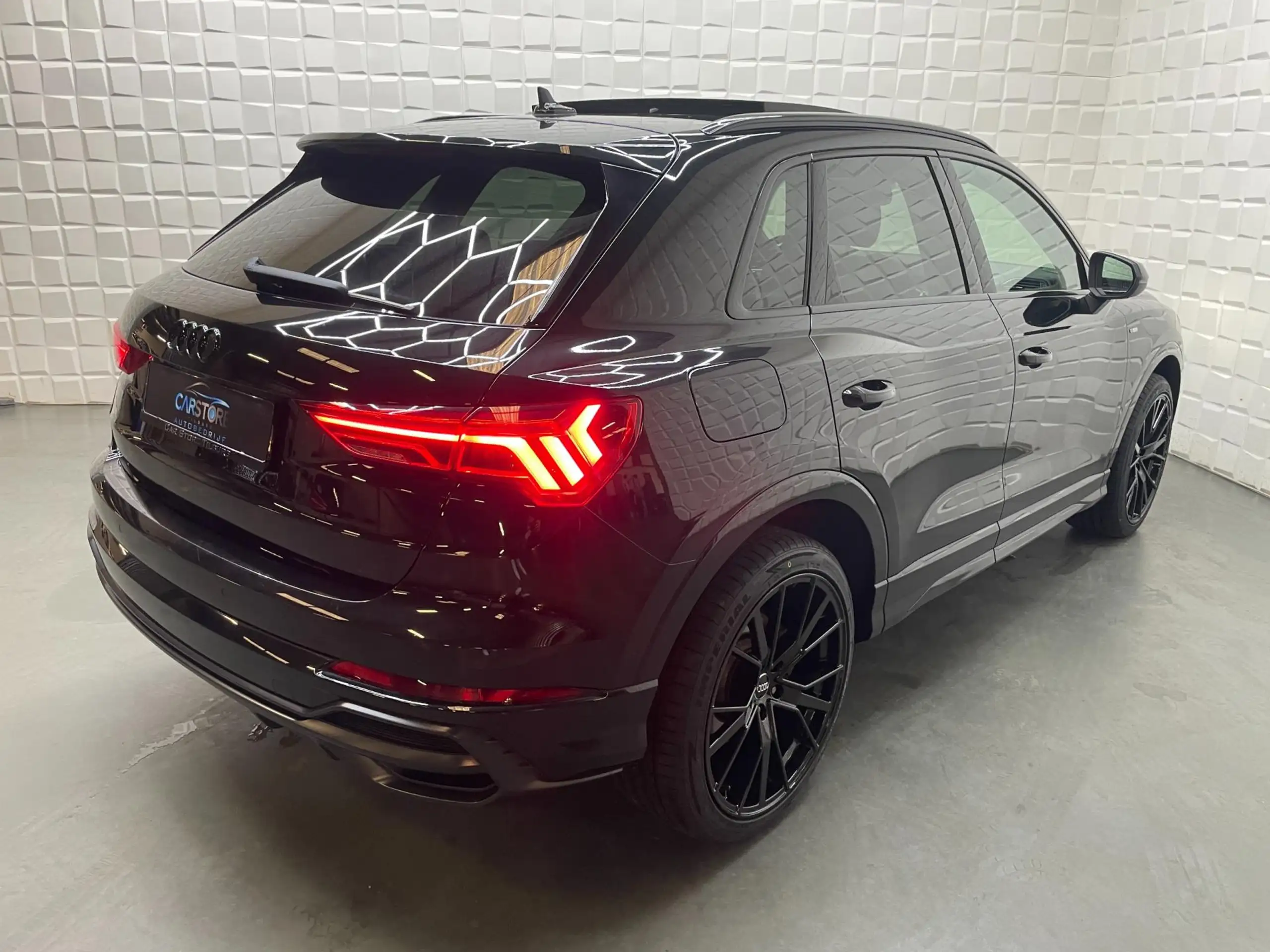 Audi - Q3