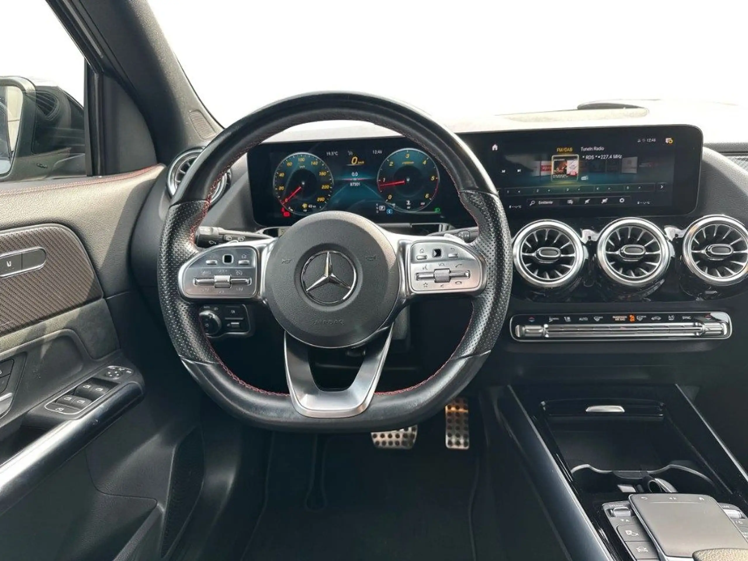 Mercedes-Benz - GLA 200