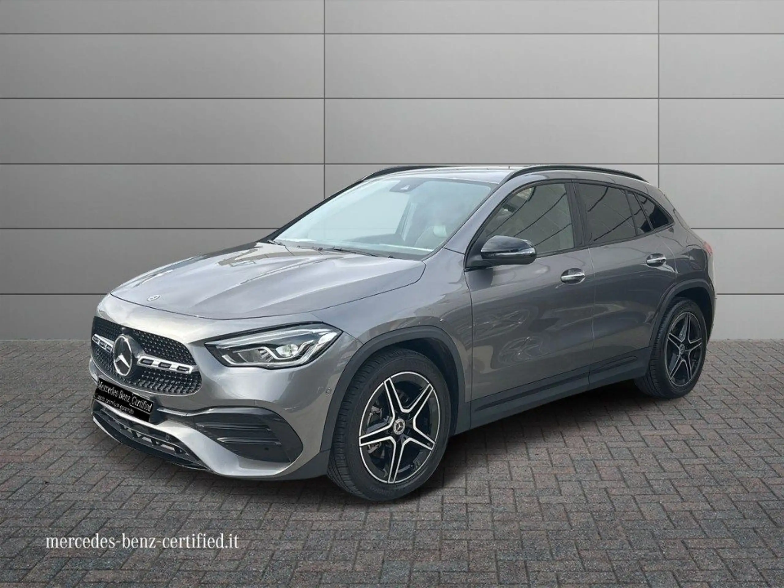 Mercedes-Benz - GLA 200