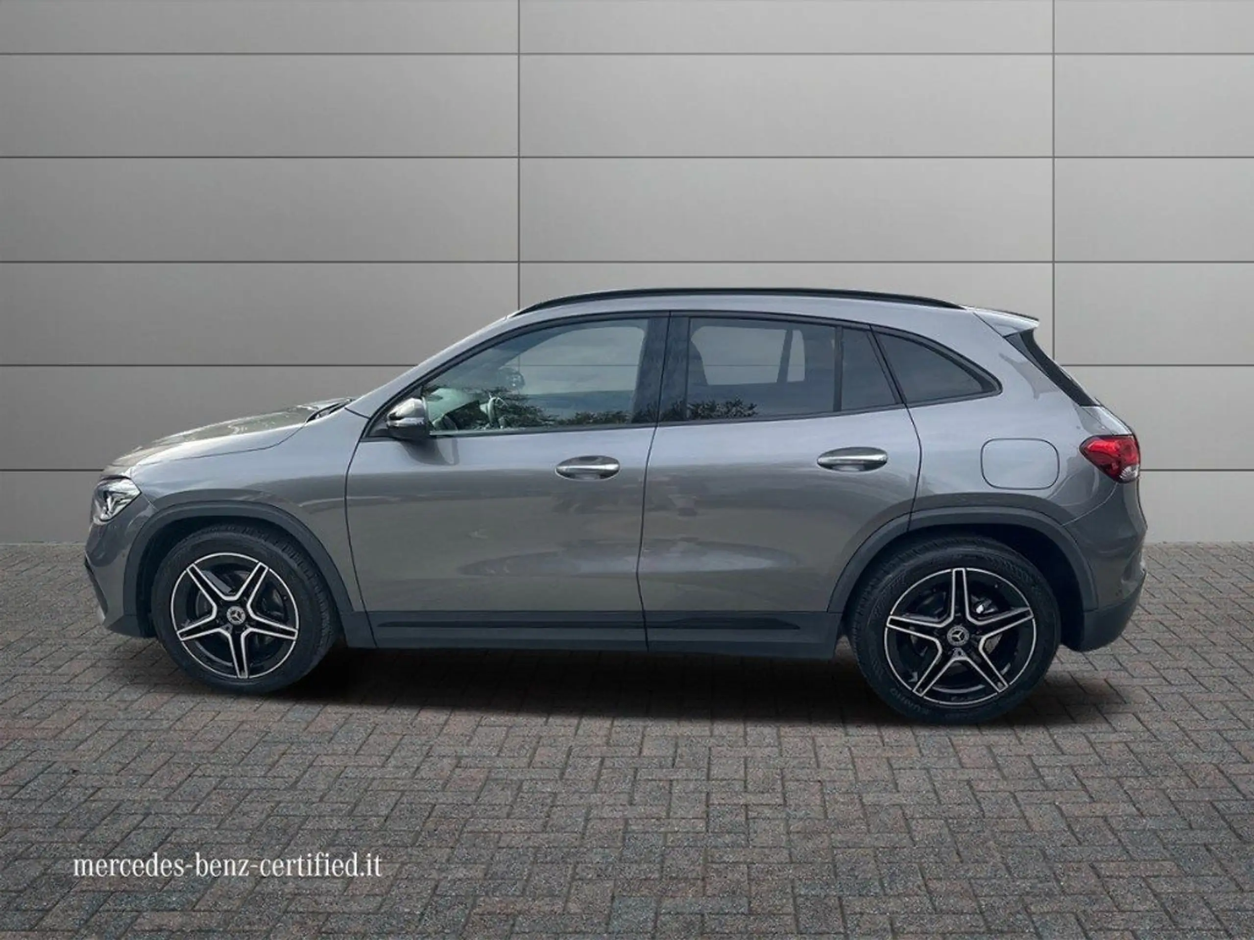 Mercedes-Benz - GLA 200