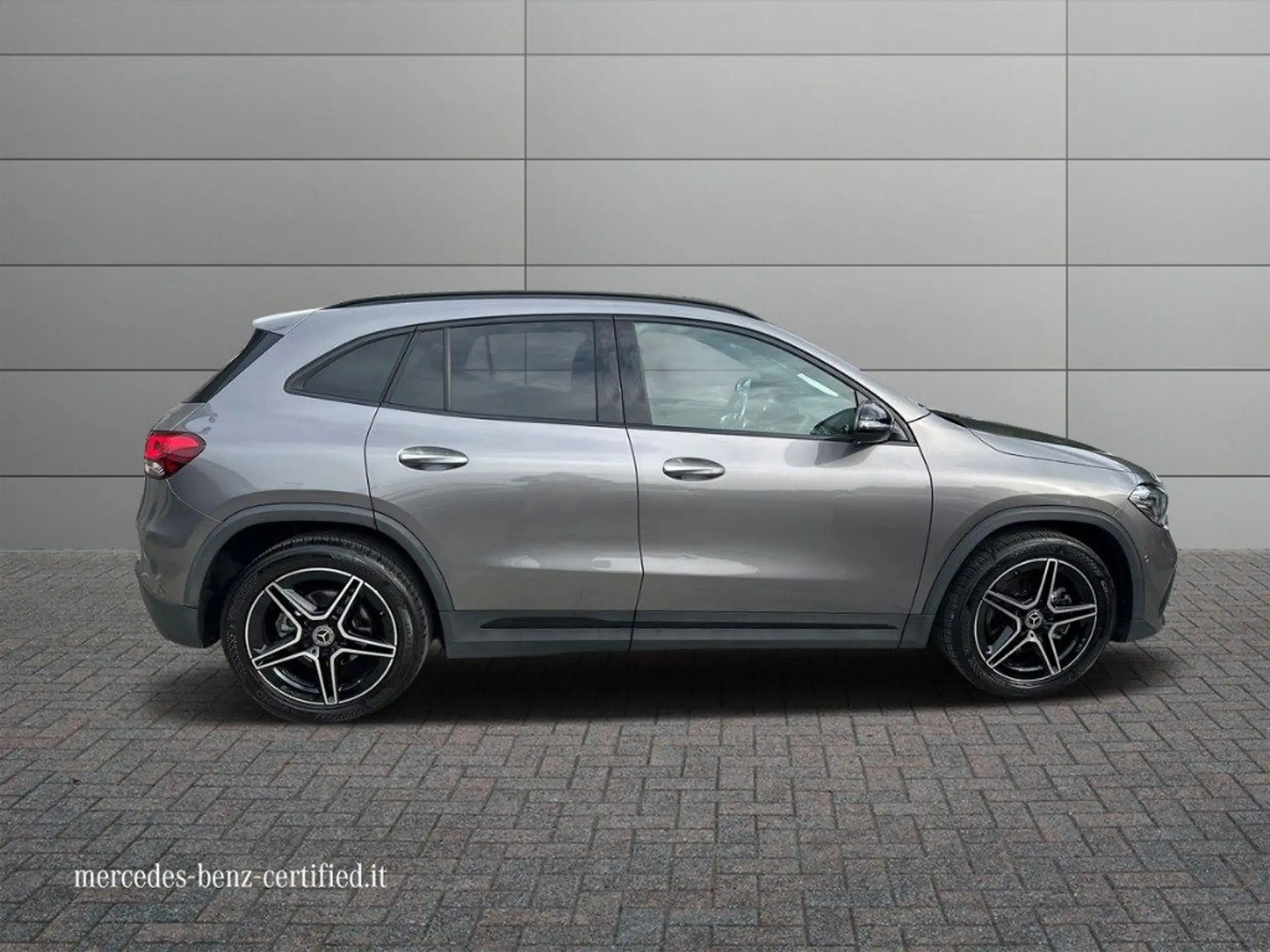 Mercedes-Benz - GLA 200