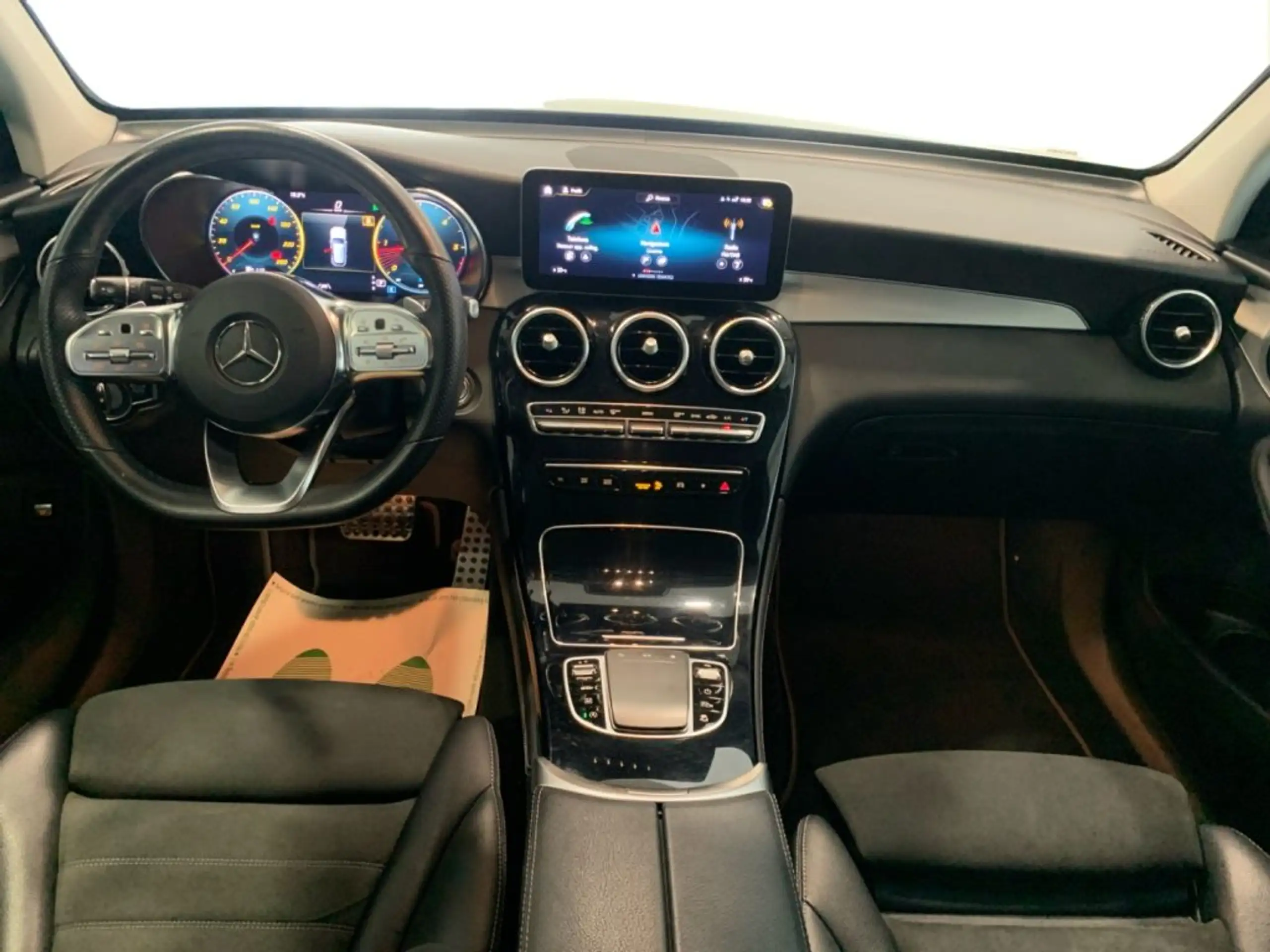 Mercedes-Benz - GLC 220