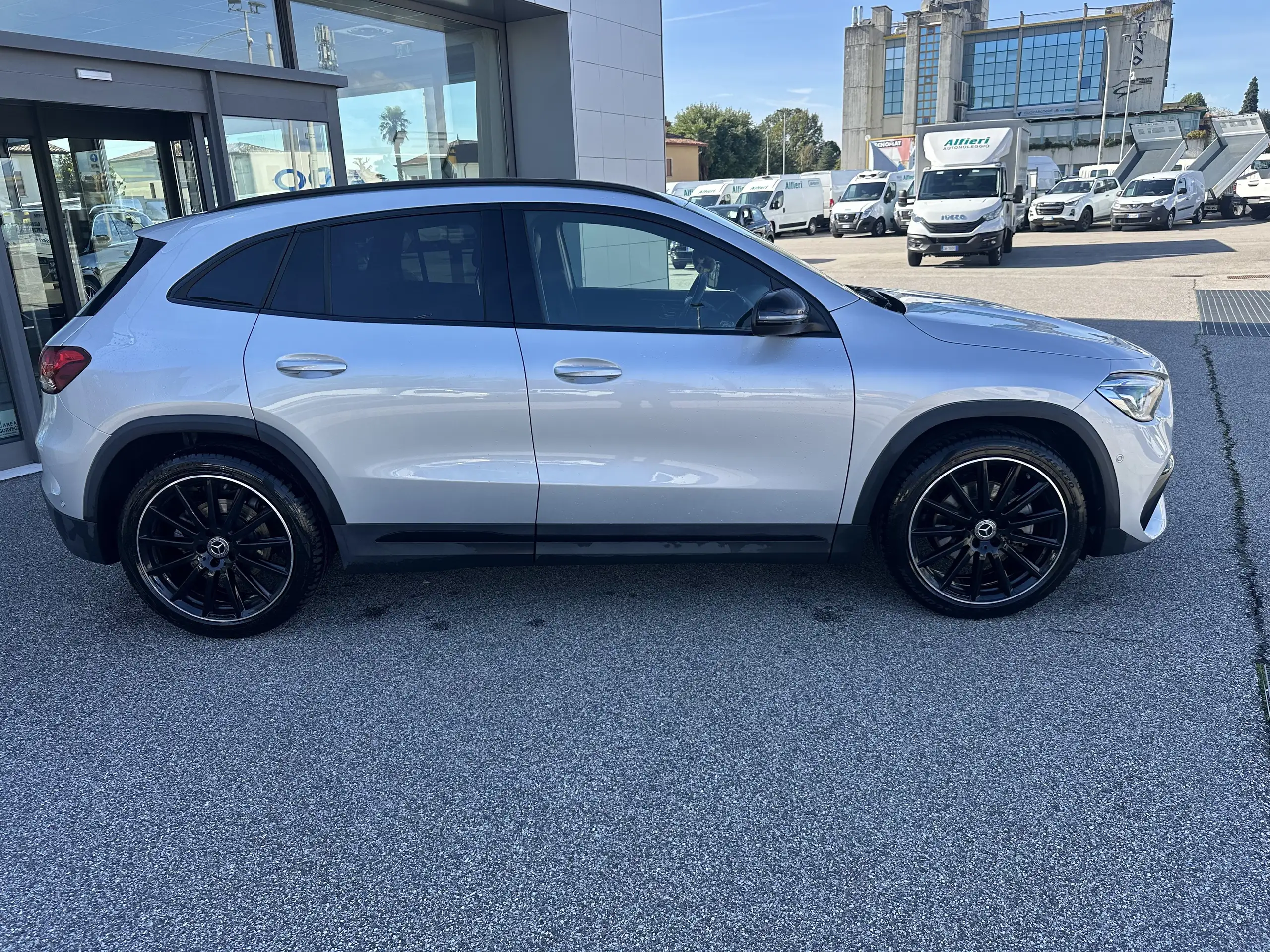 Mercedes-Benz - GLA 250