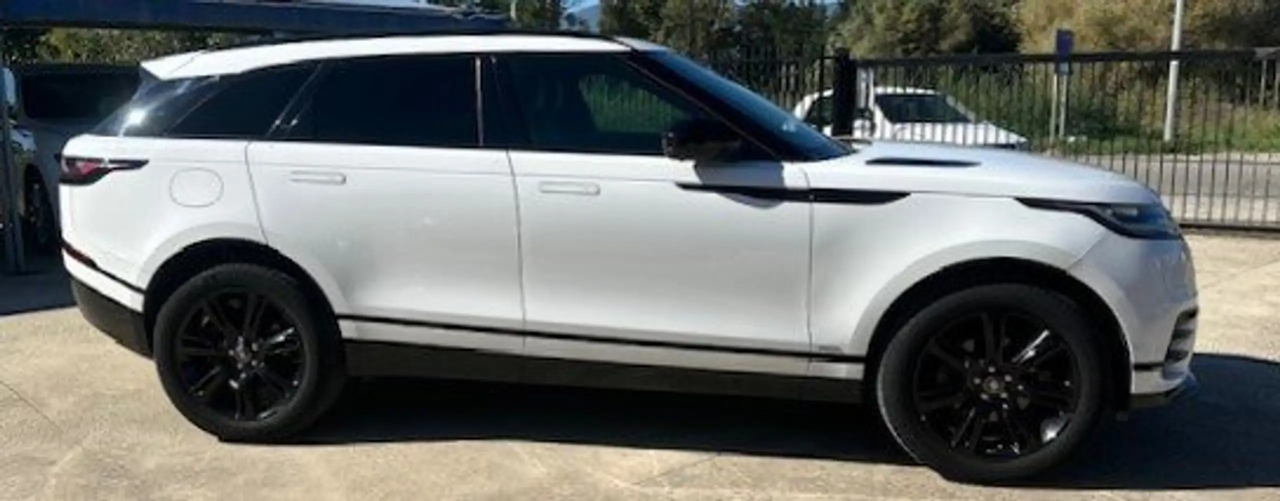 Land Rover - Range Rover Velar