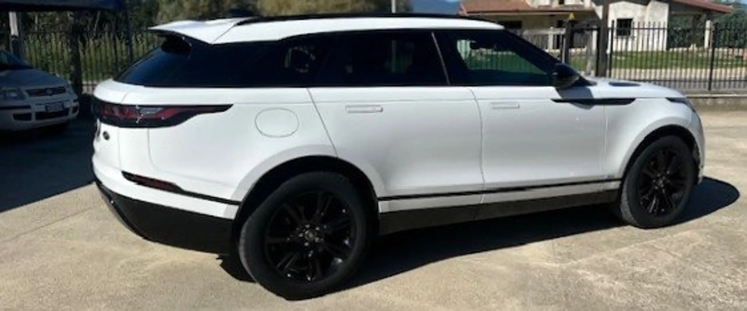 Land Rover - Range Rover Velar