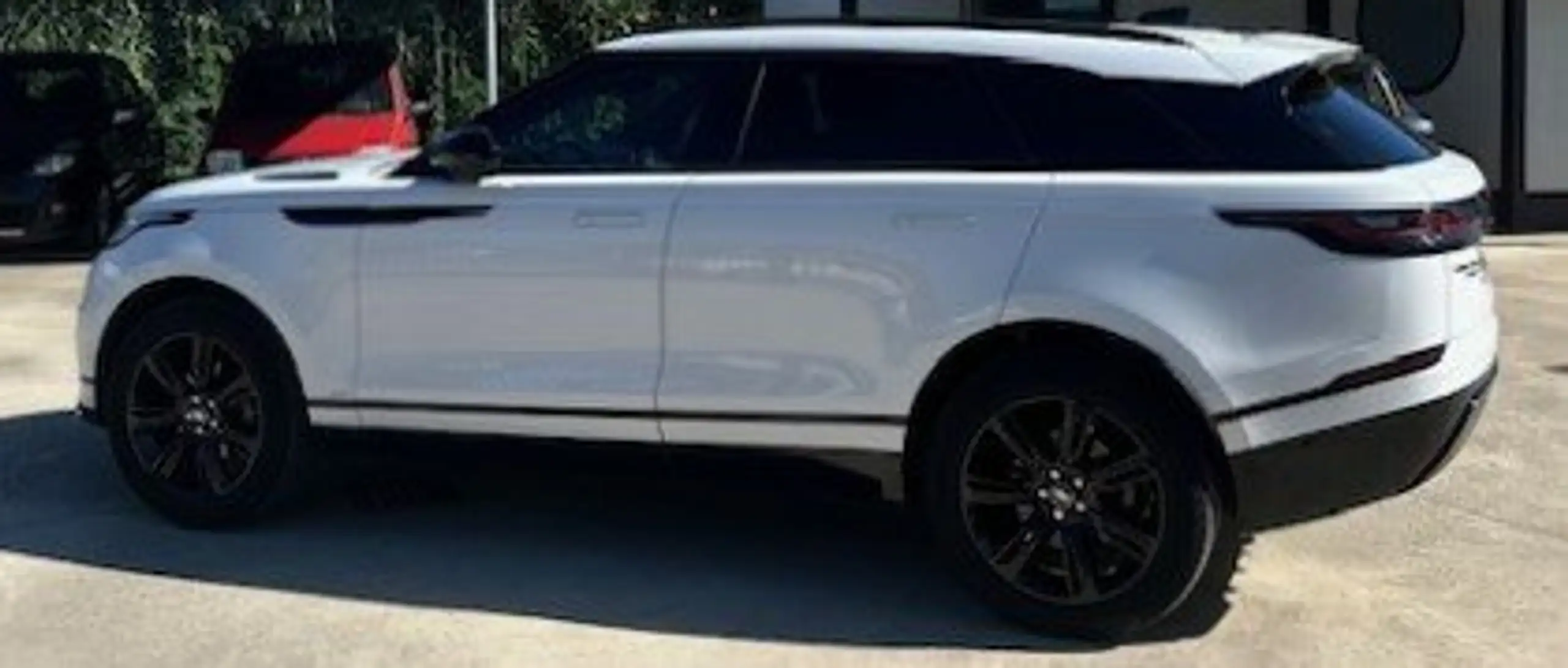 Land Rover - Range Rover Velar