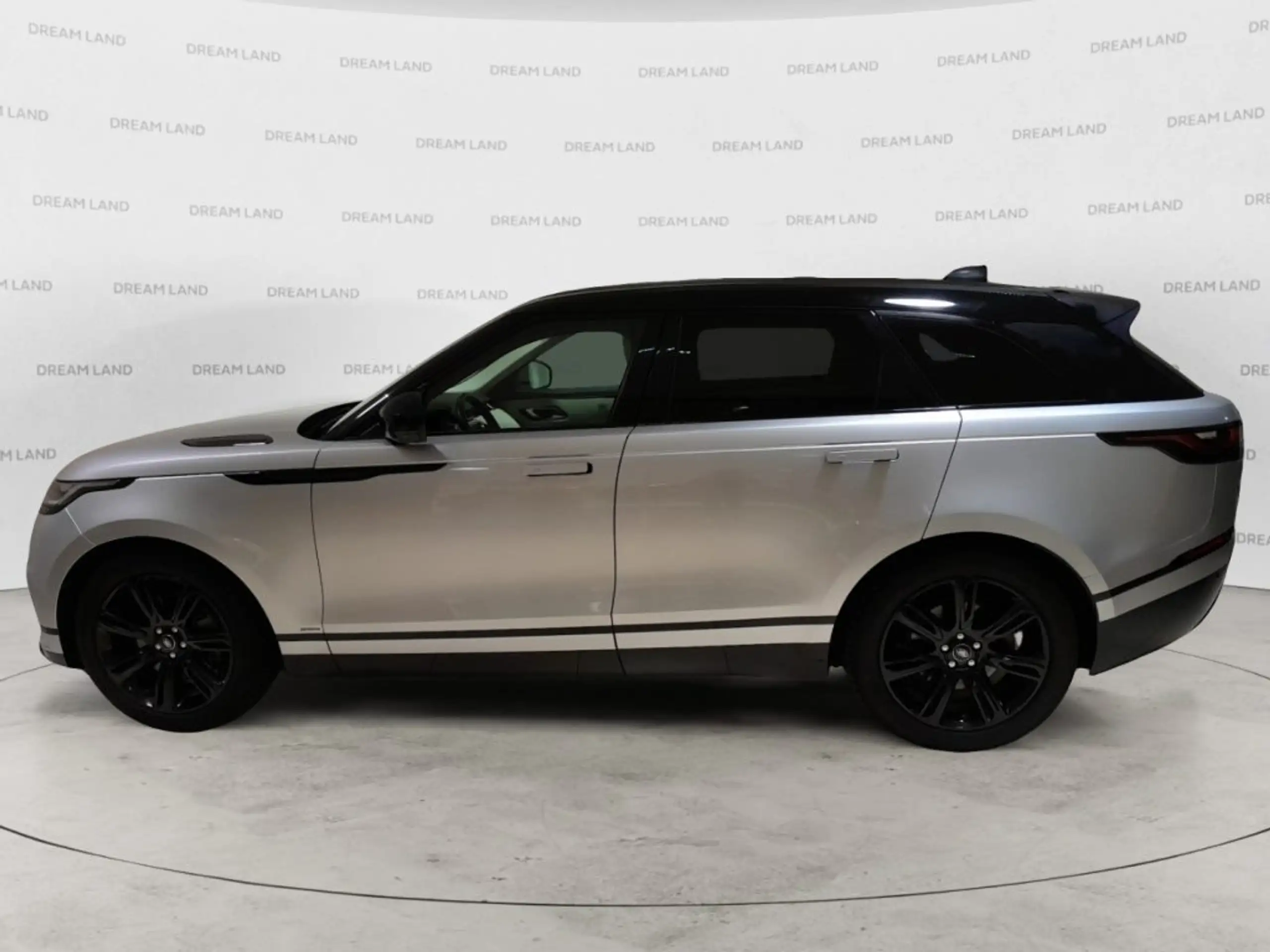 Land Rover - Range Rover Velar