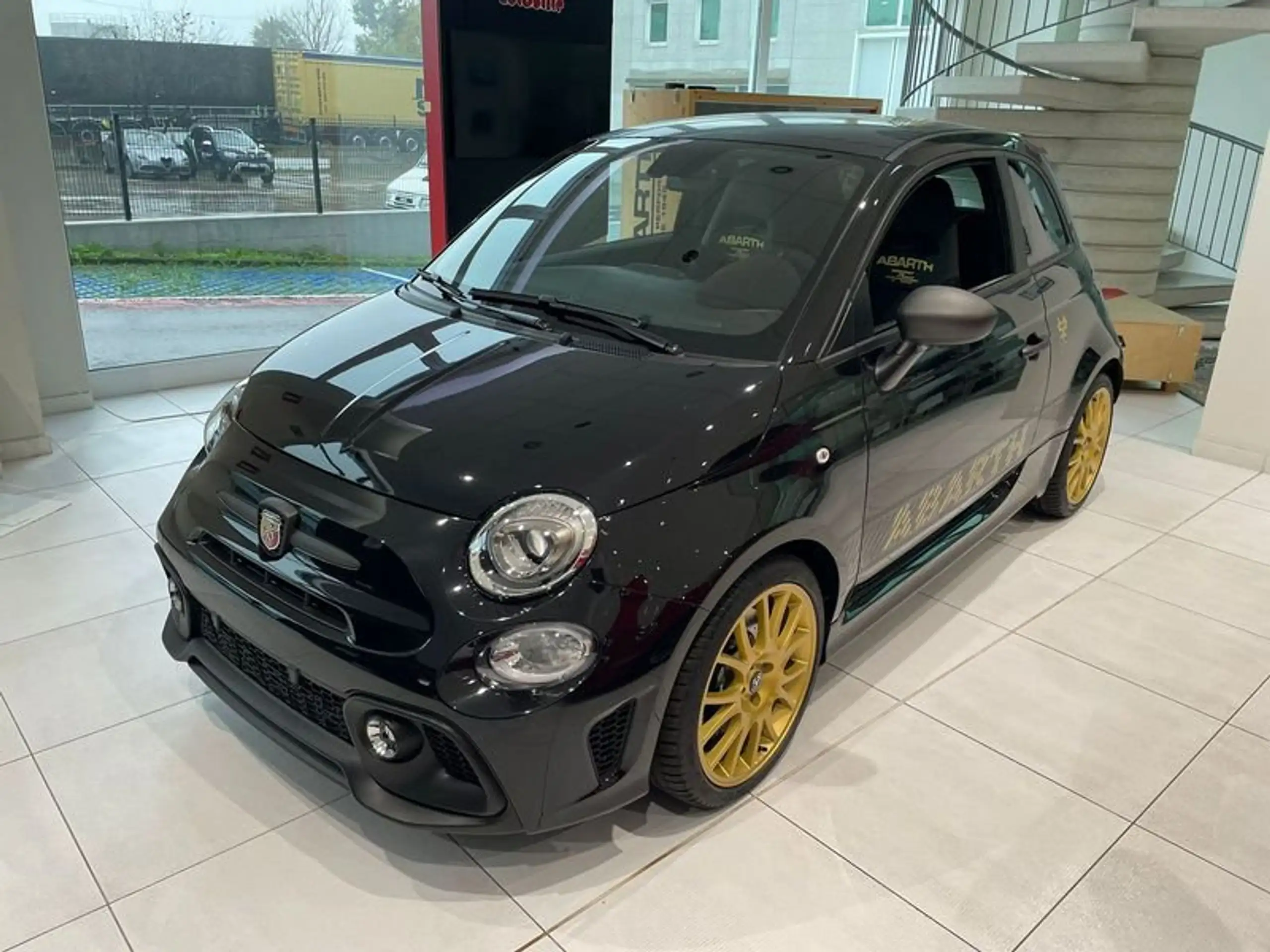 Abarth - 695