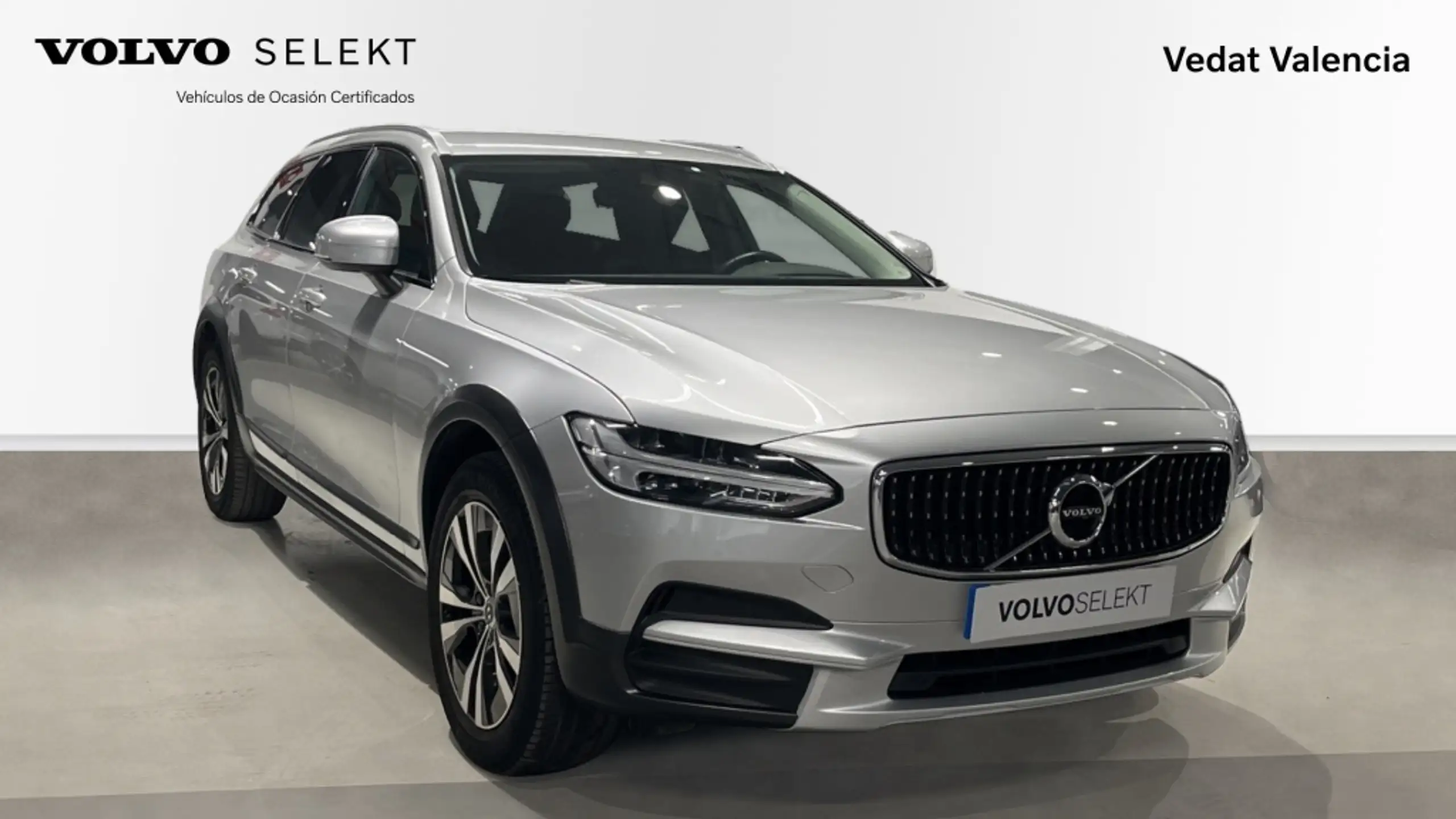 Volvo - V90 Cross Country