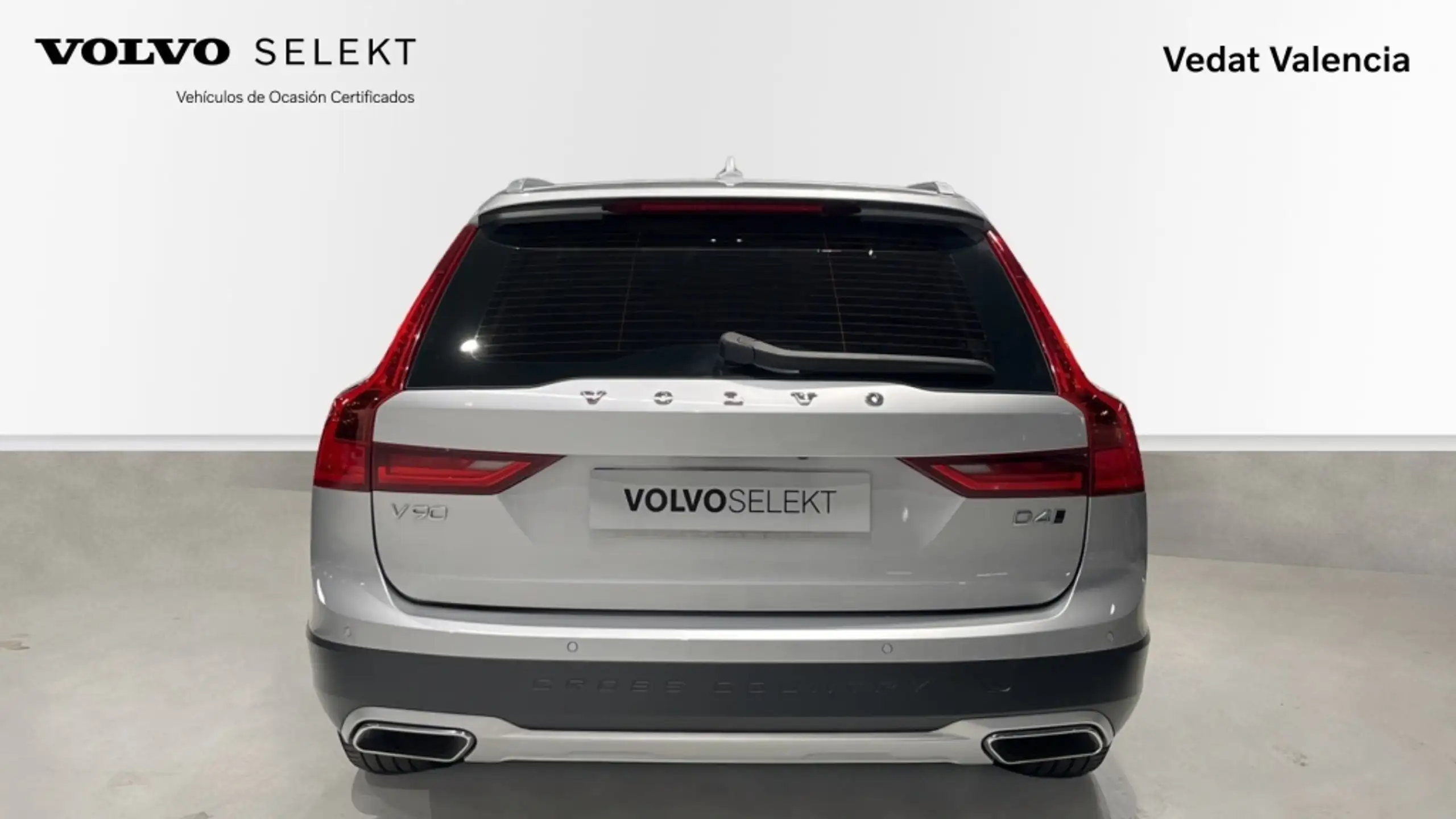 Volvo - V90 Cross Country