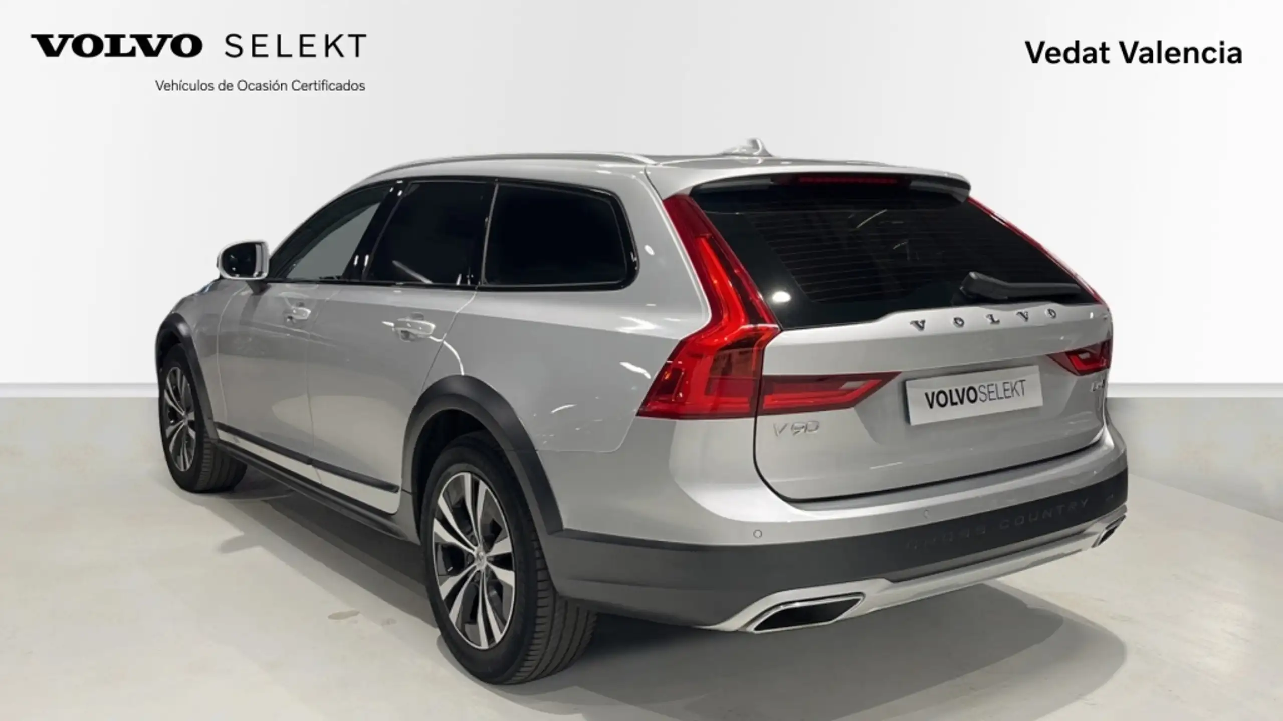 Volvo - V90 Cross Country