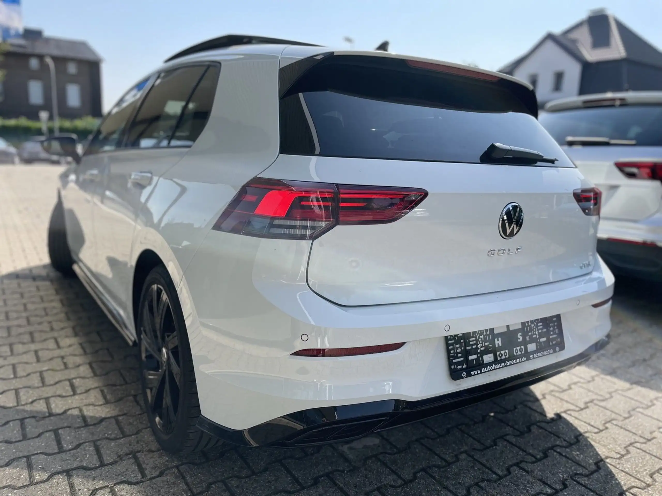 Volkswagen - Golf