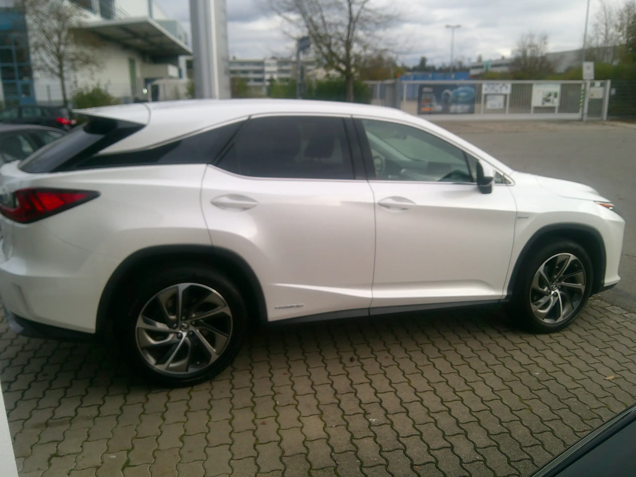 Lexus - RX 450h