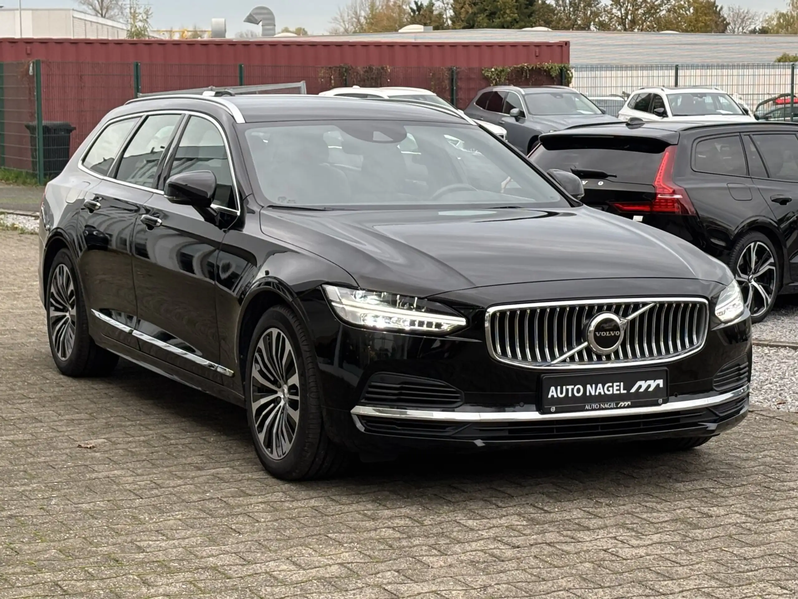 Volvo - V90