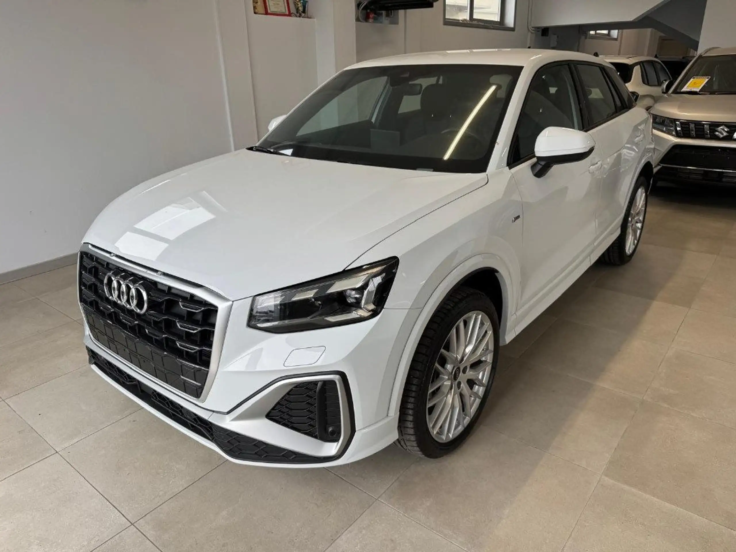 Audi - Q2