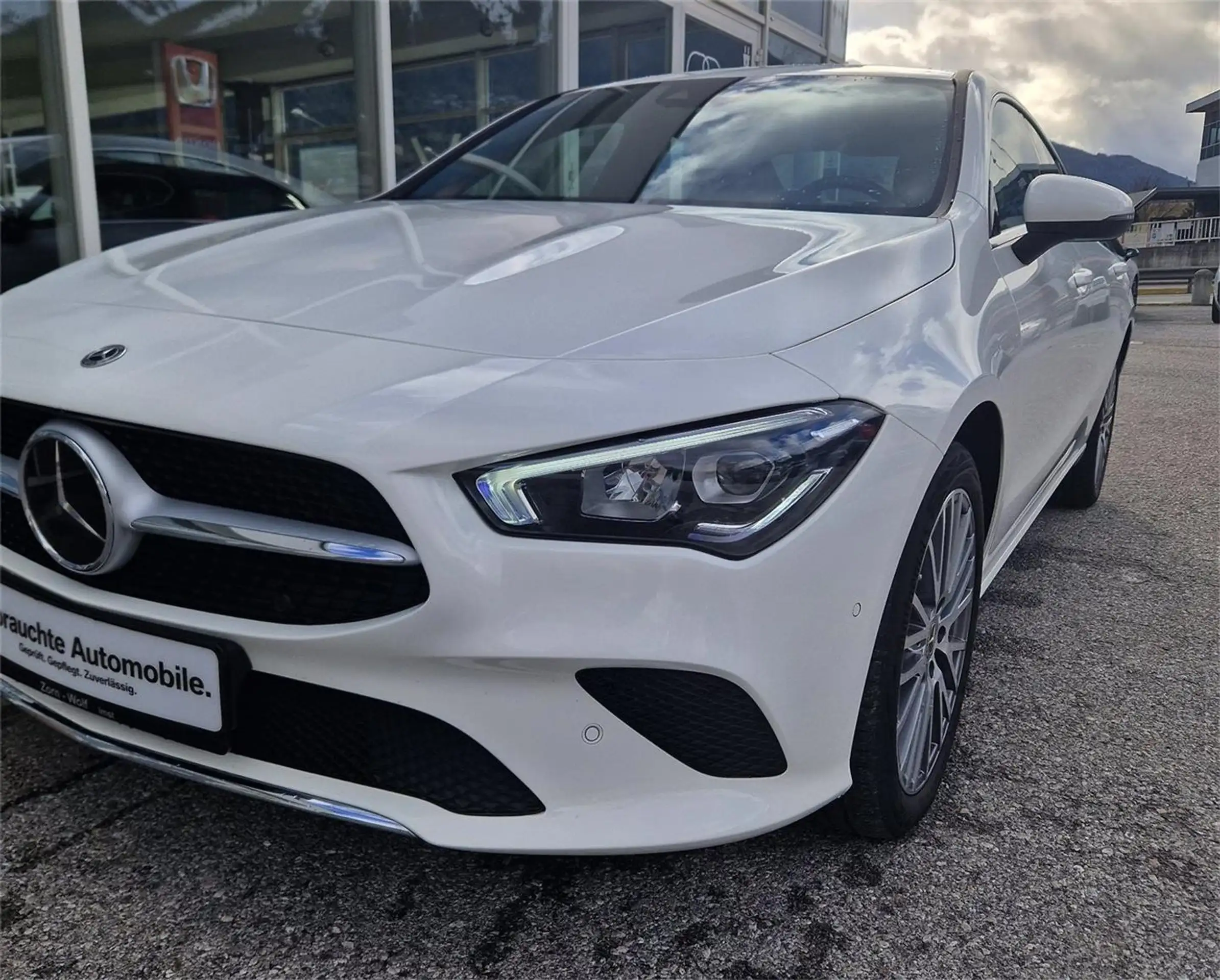 Mercedes-Benz - CLA 250