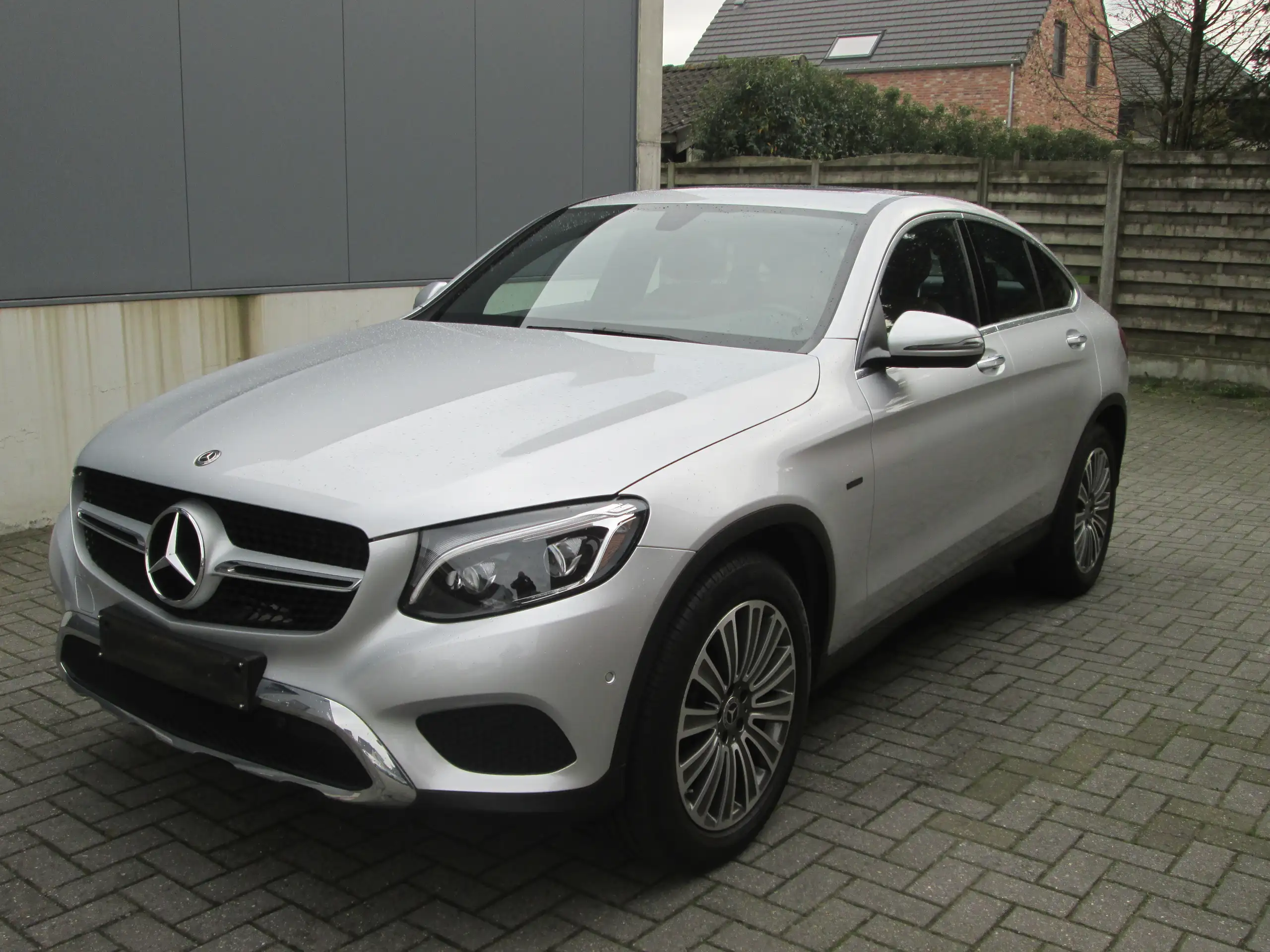 Mercedes-Benz - GLC 350