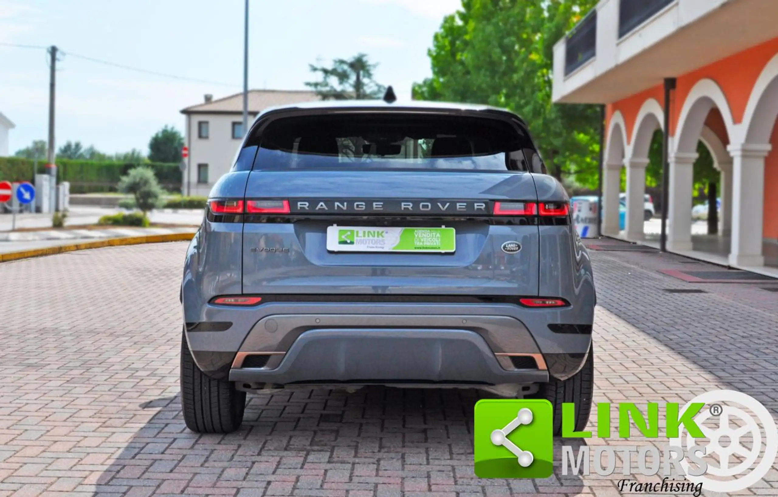 Land Rover - Range Rover Evoque