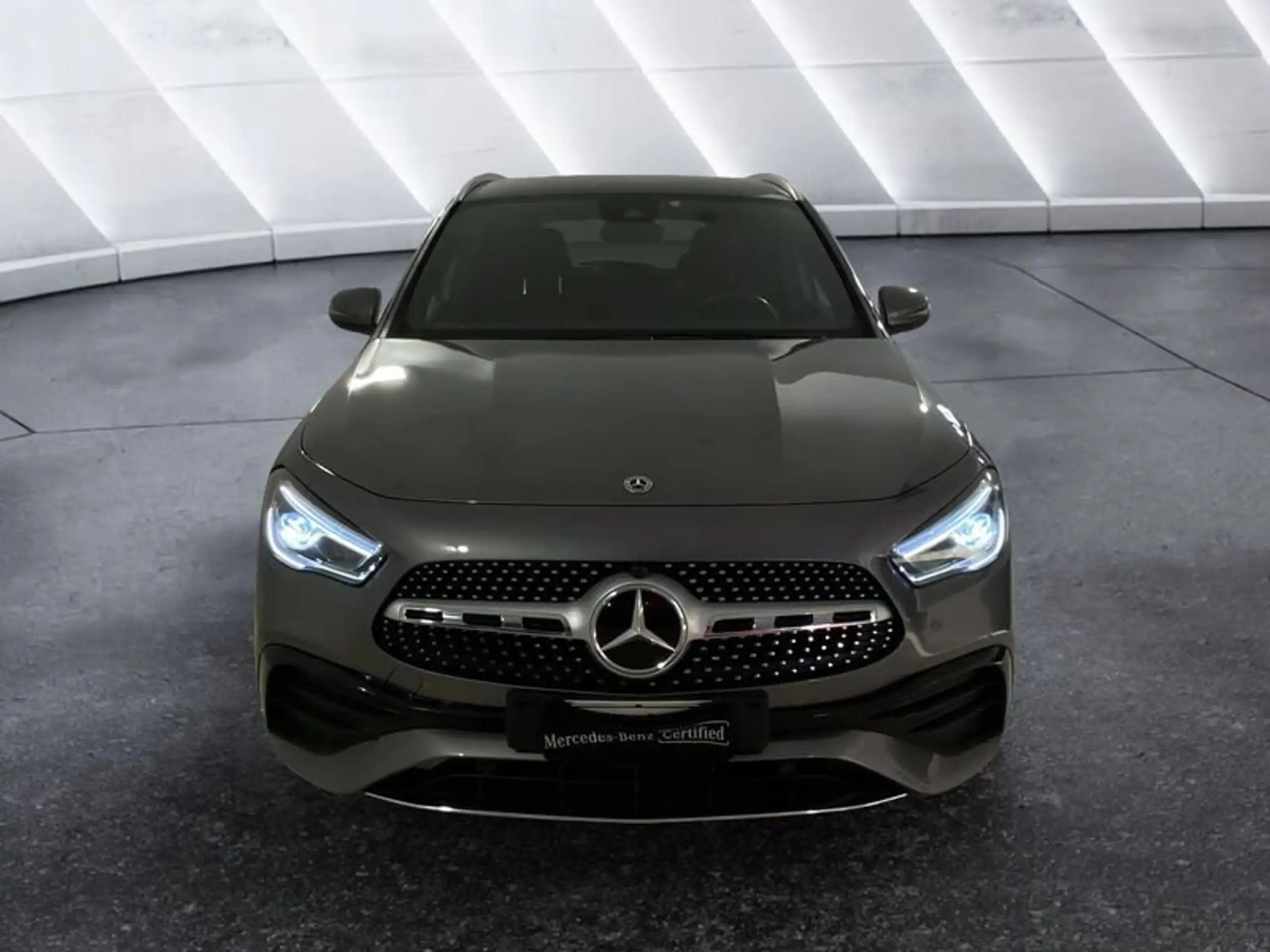 Mercedes-Benz - GLA 200